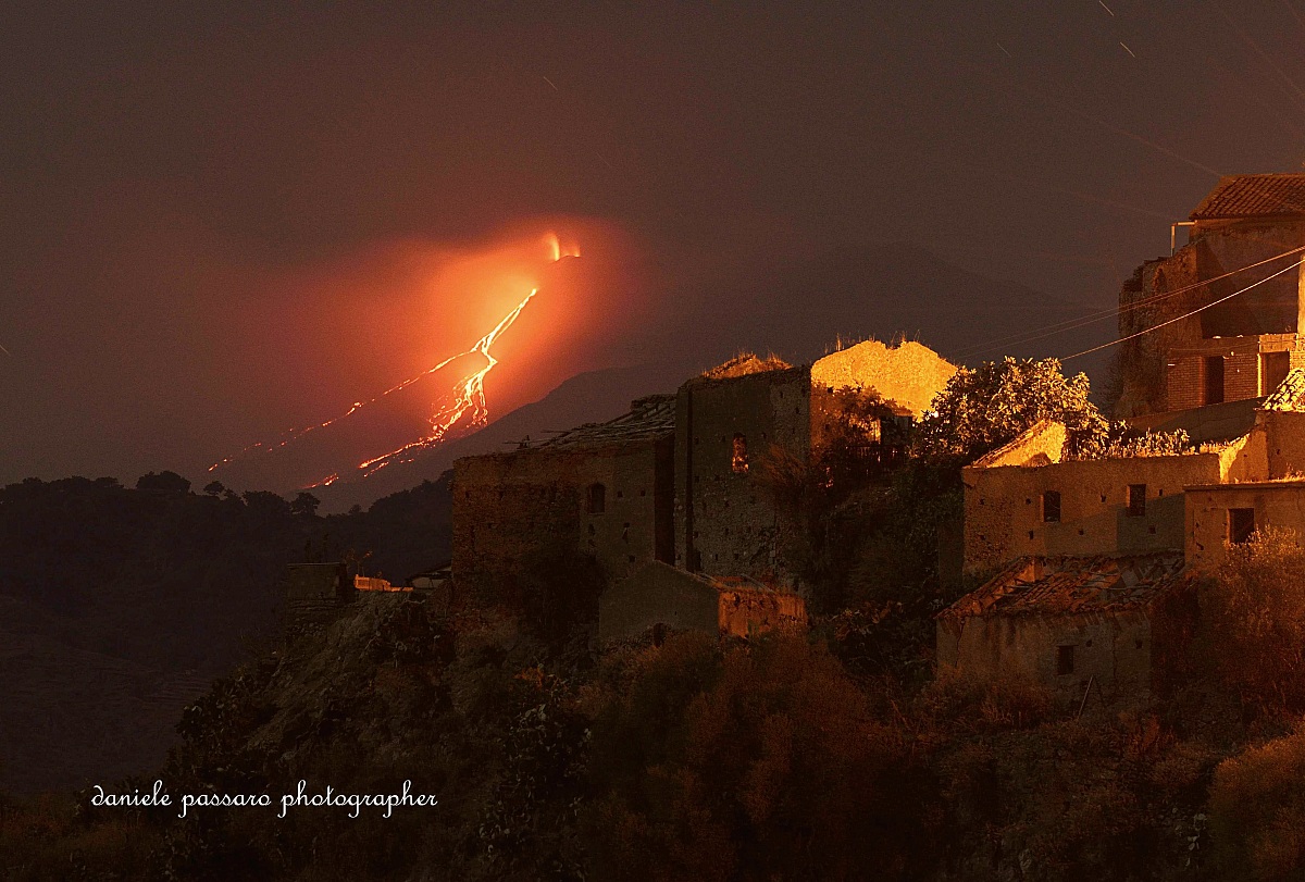 L'Etna notturno da Savoca