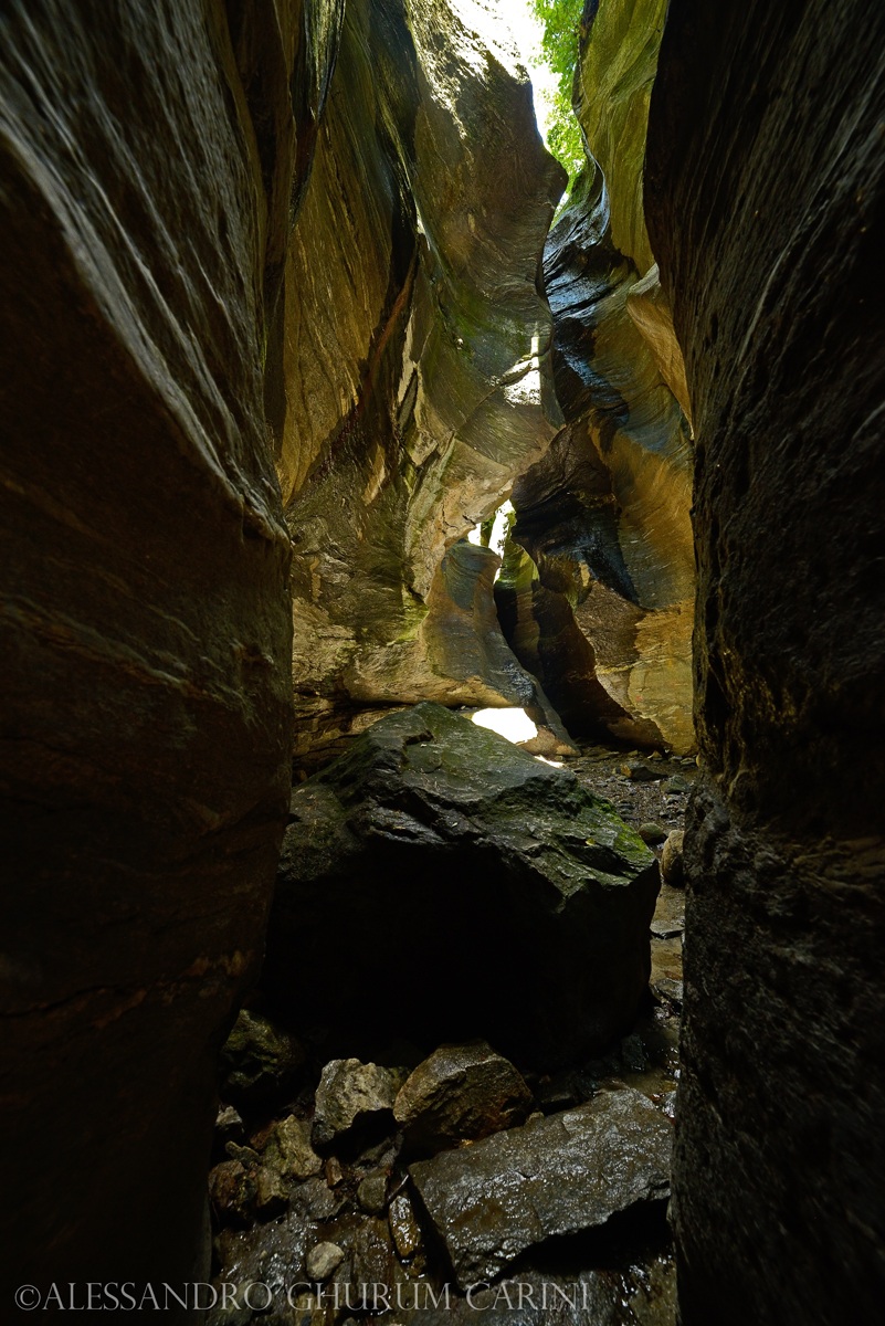 Stretti passaggi dei ghiacciai