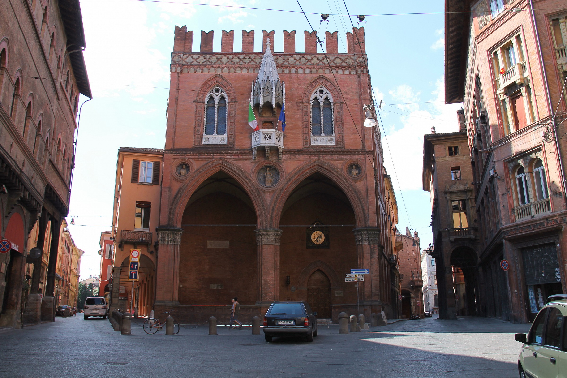 Bologna palazzo della mercanzia