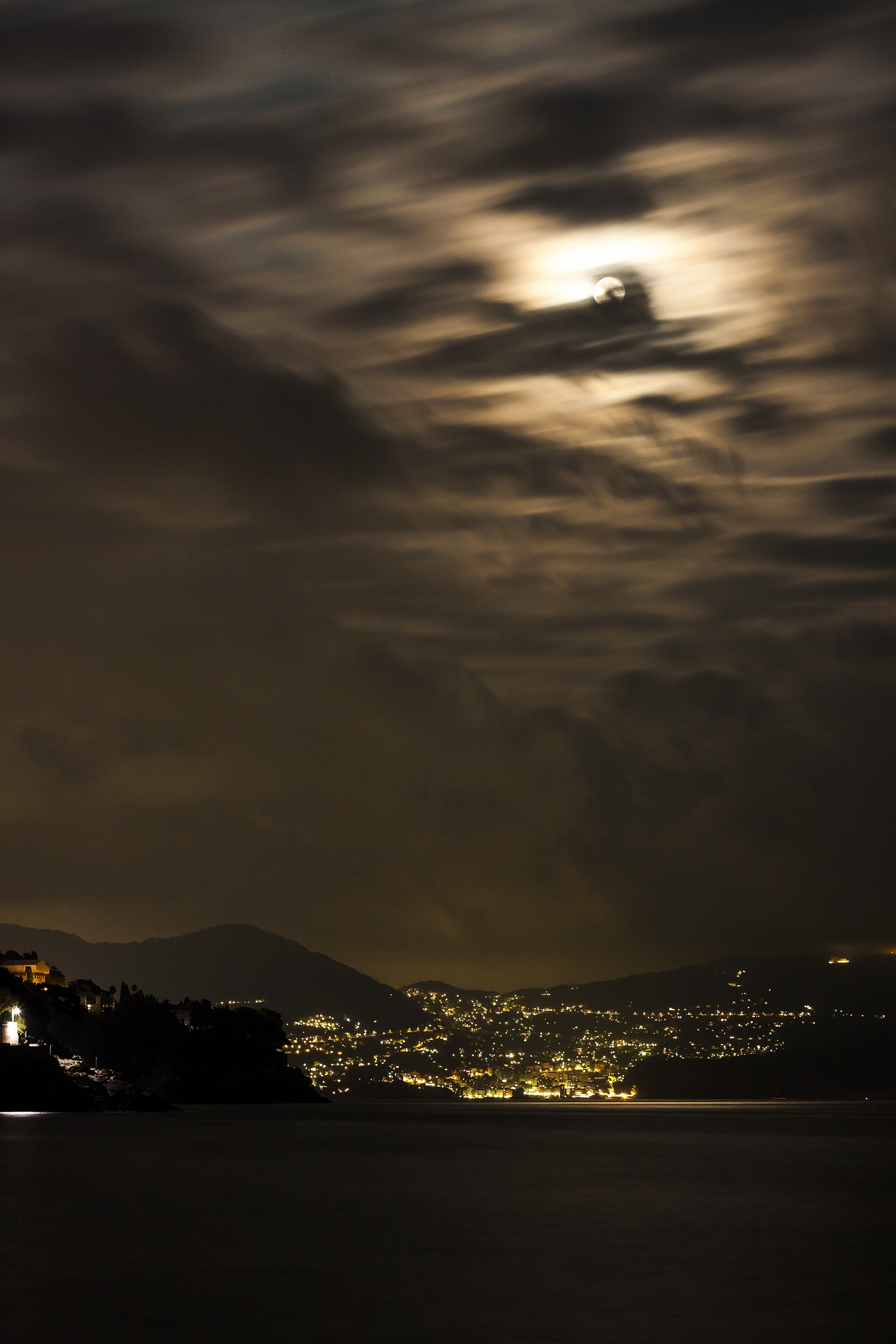 Look at that moon ...