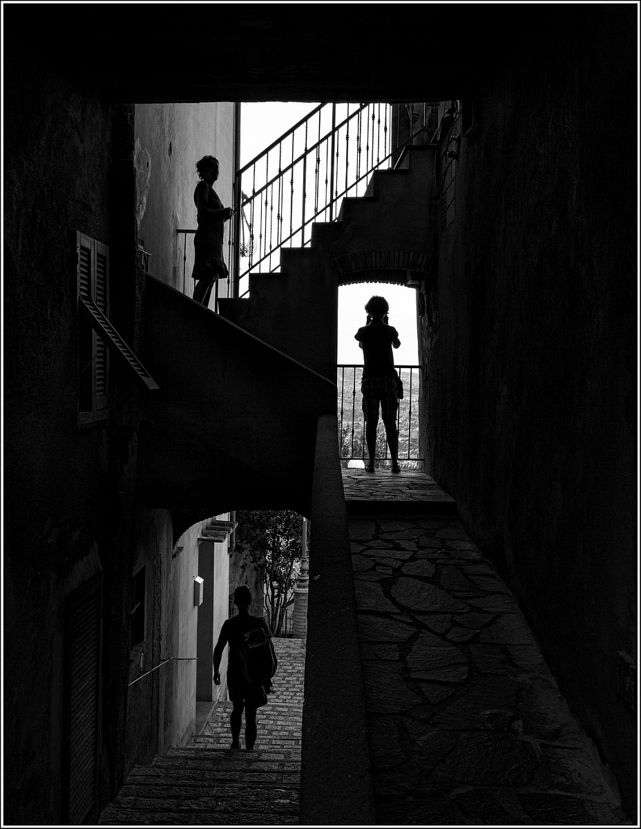 figure in controluce 2