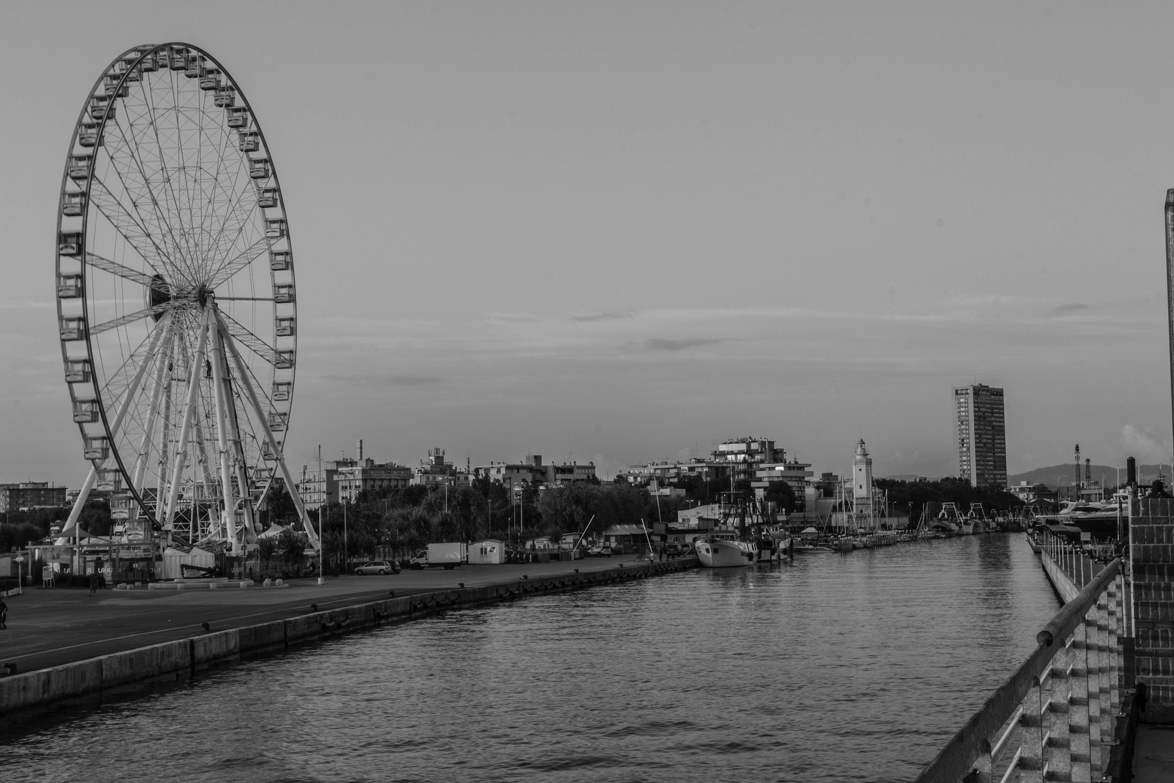 La Ruota e il faro  B/N