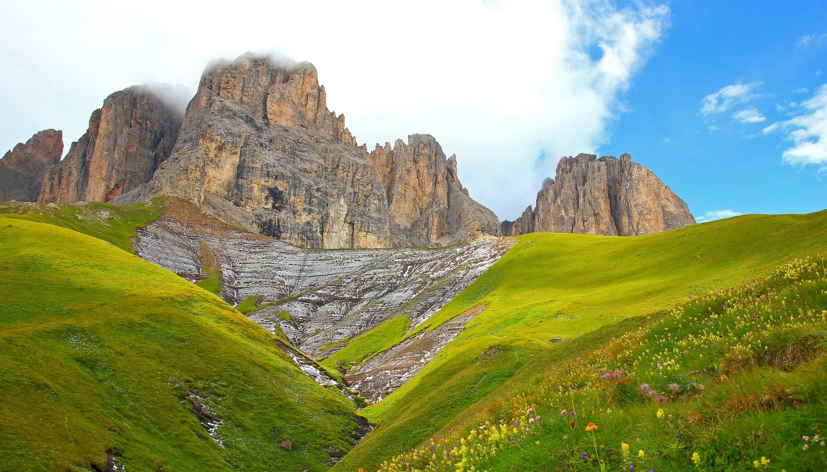 The grains of the hailstorm