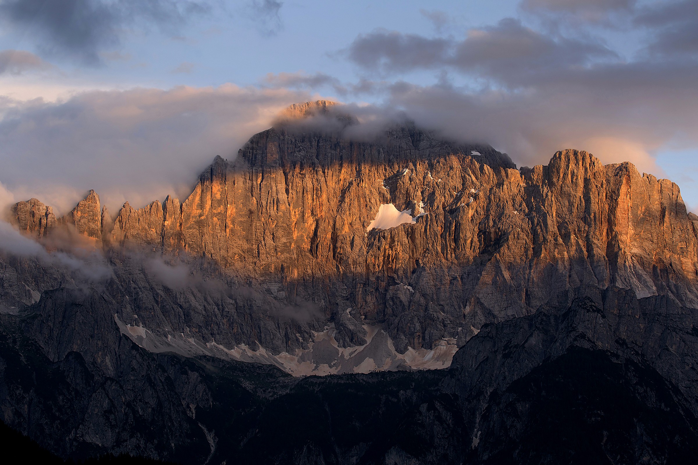Last lights on the wall of the walls, Mount Civetta
