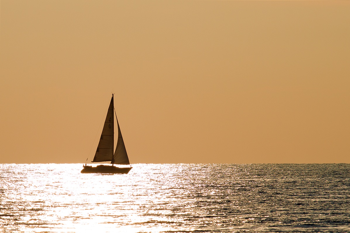 Navigando al tramonto