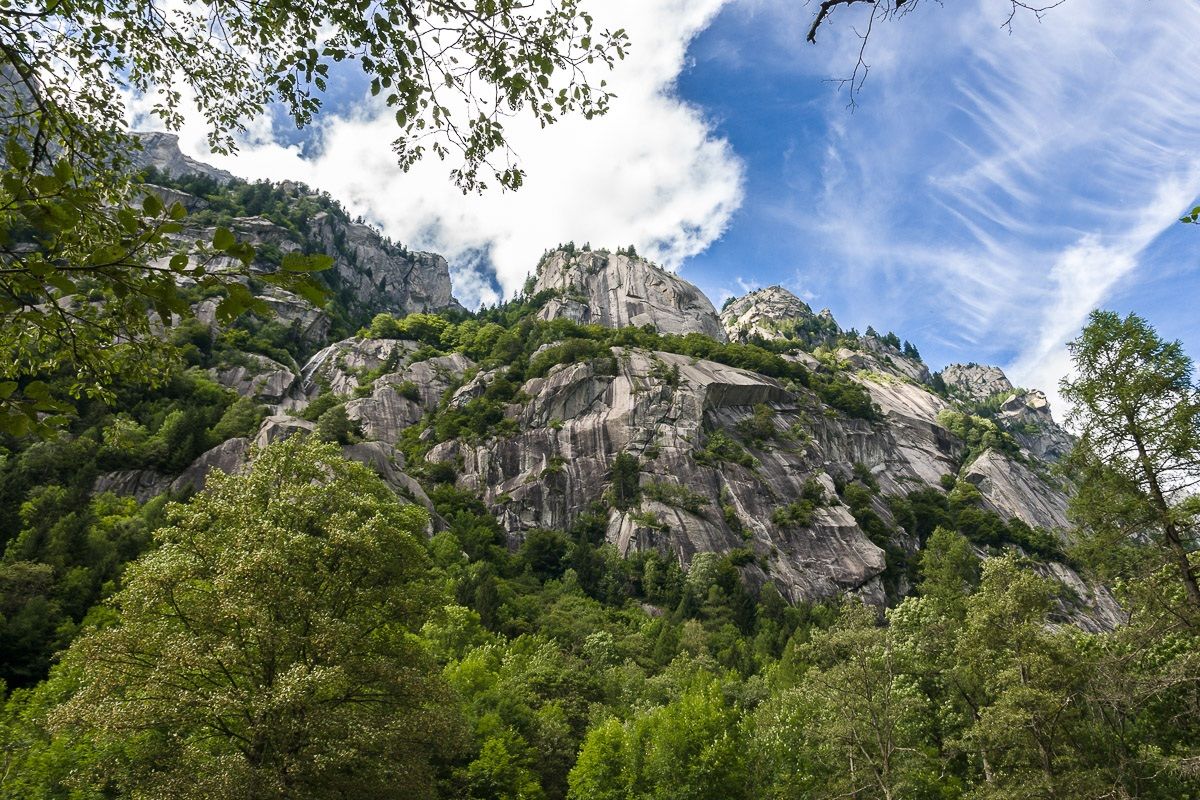 Val di Mello, plaques