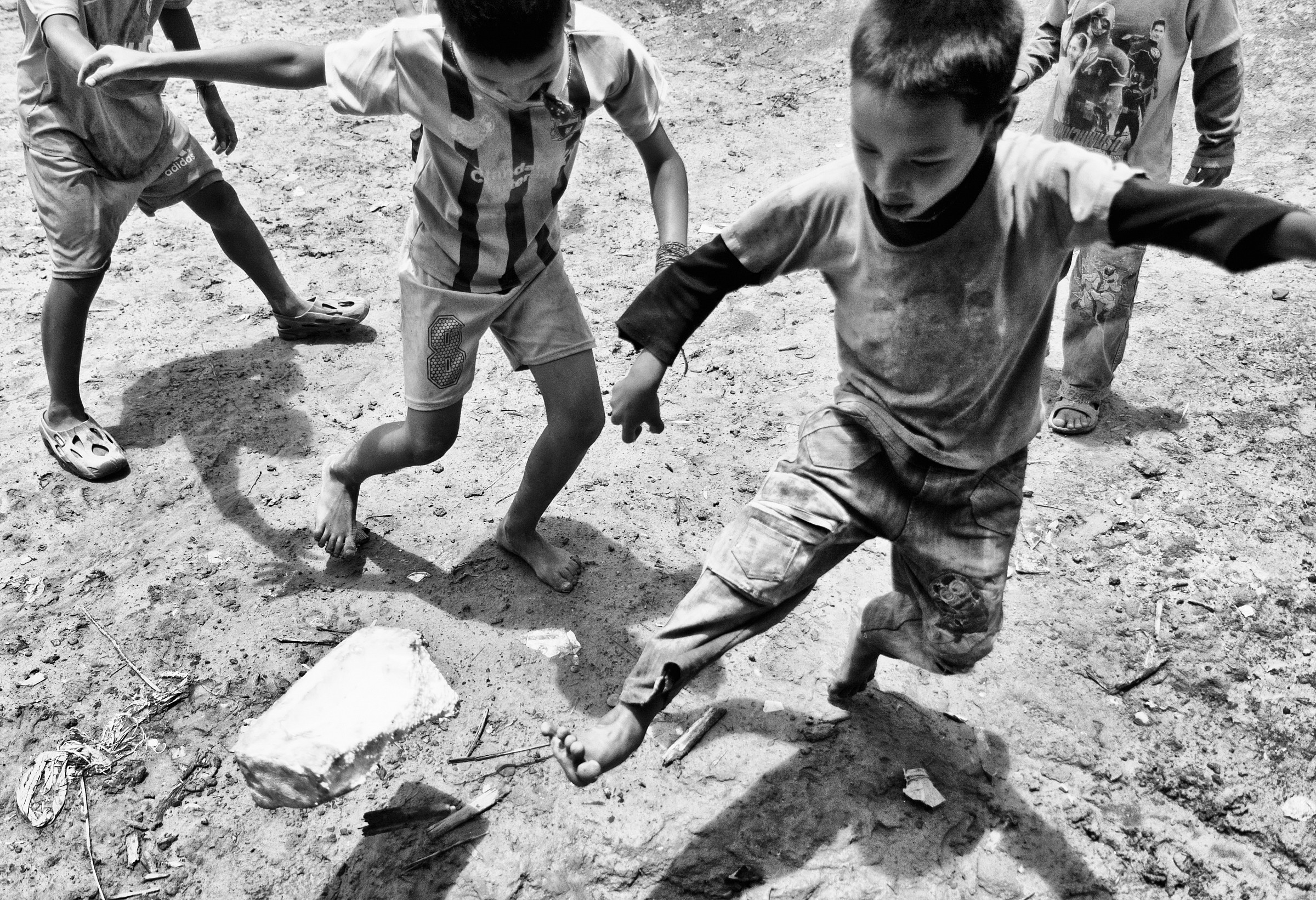 Cambogia - pallone non regolamentare