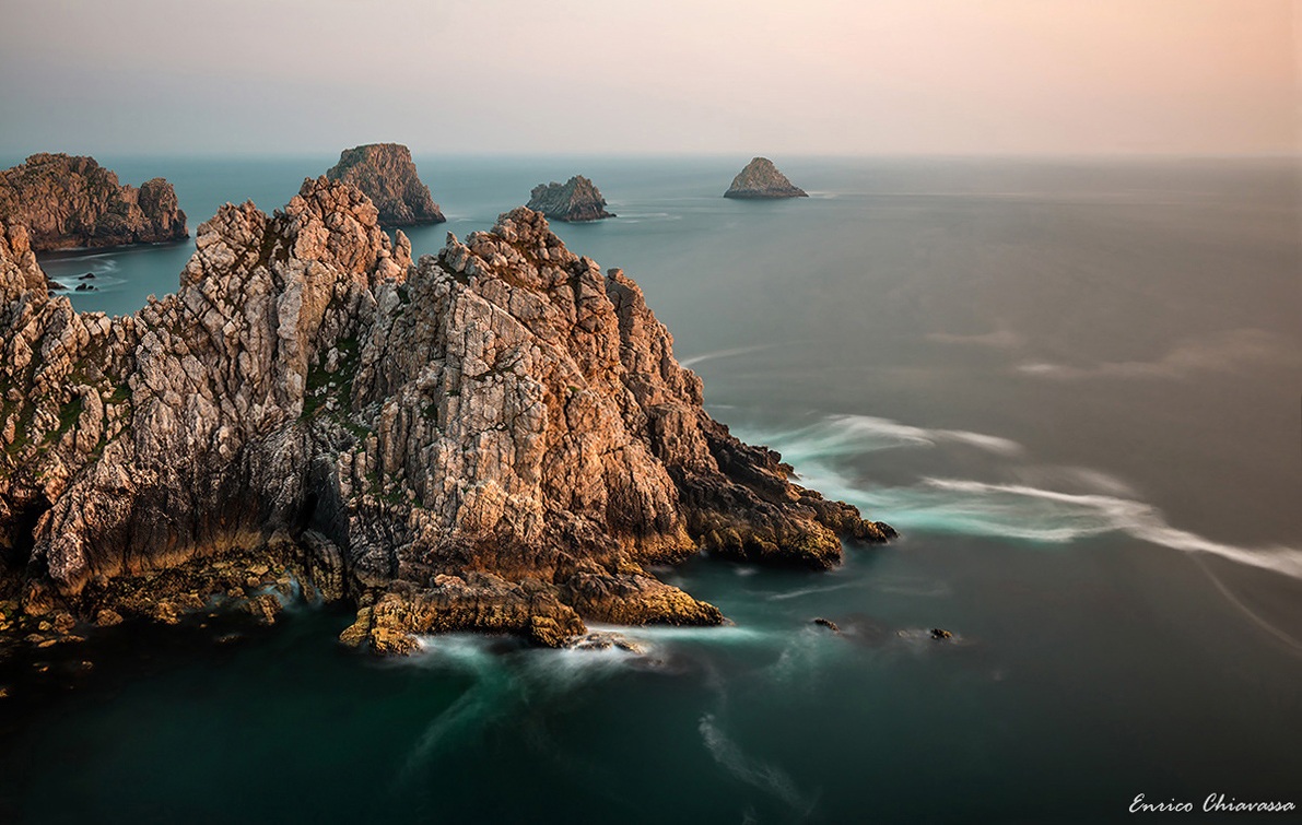 Point de Penhir: les tas de pois