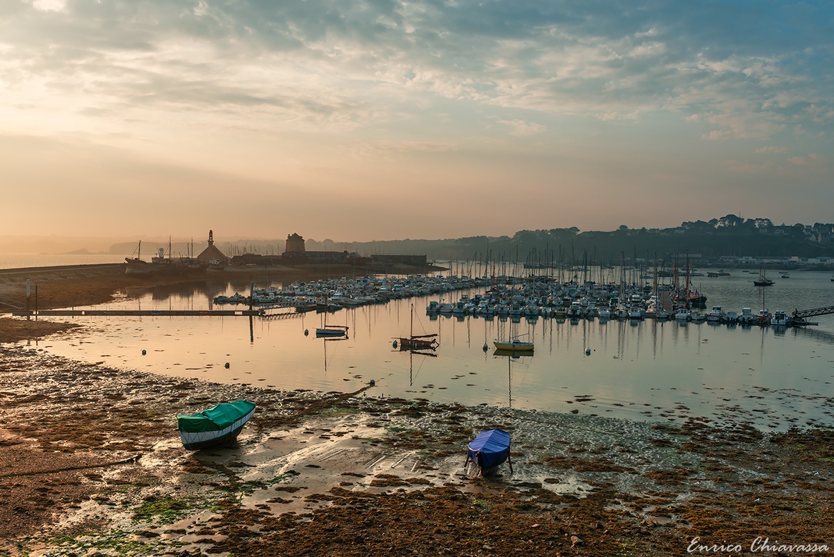 Camaret-sur-mer harbor at dawn
