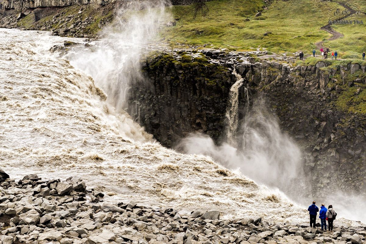 Dettifoss ammirando la cascata