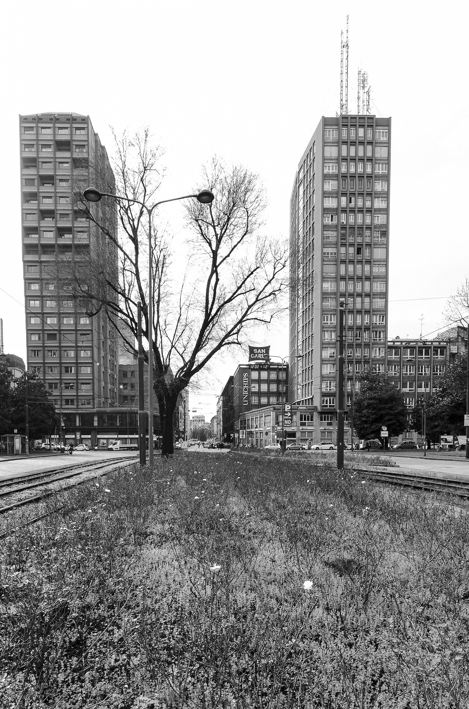 Milano da piazza Repubblica a piazza Cavour