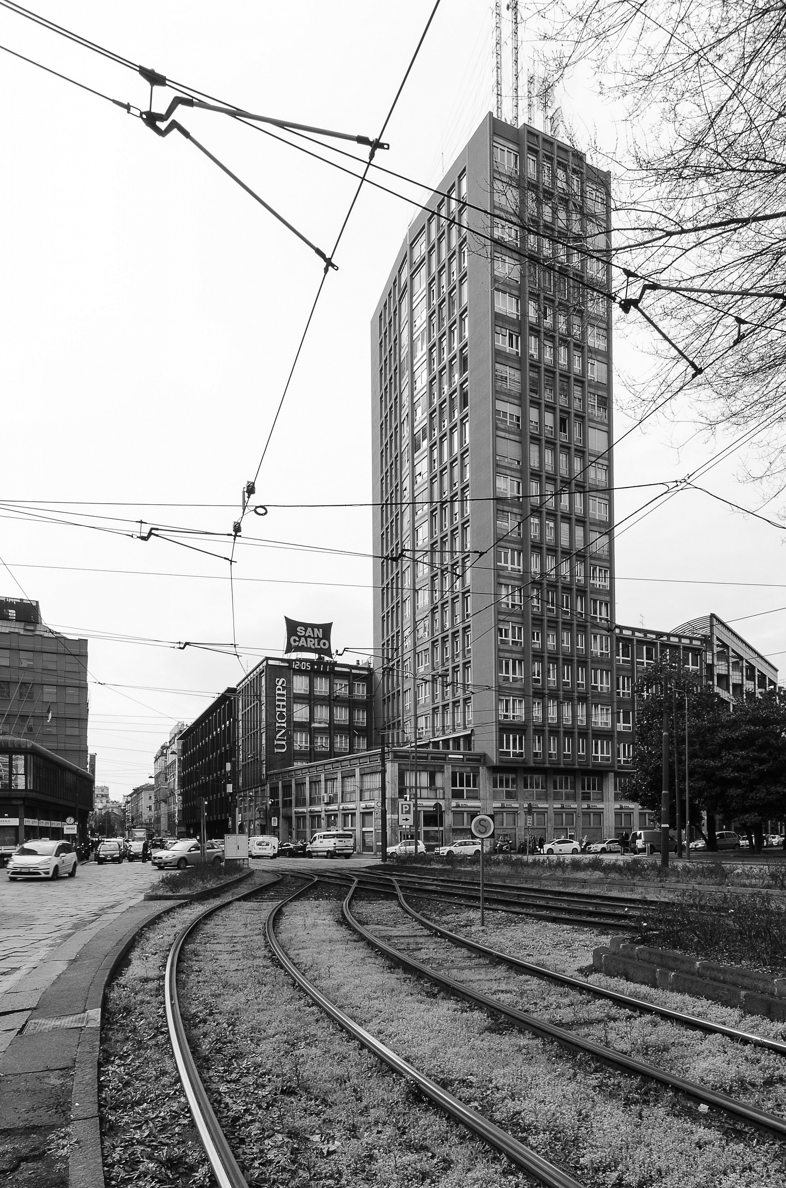 Milano da piazza Repubblica a piazza Cavour