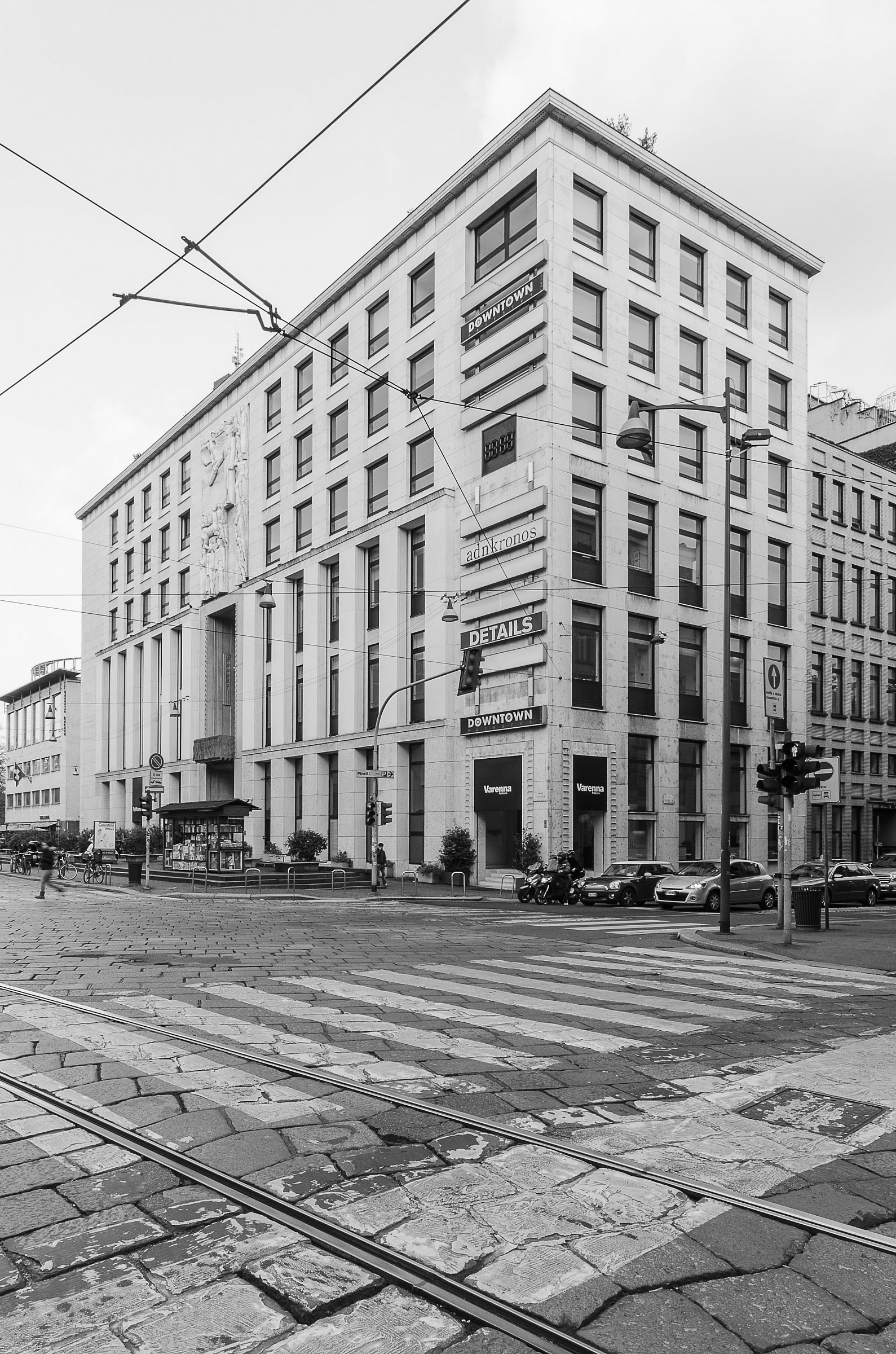 Milano da piazza Repubblica a piazza Cavour