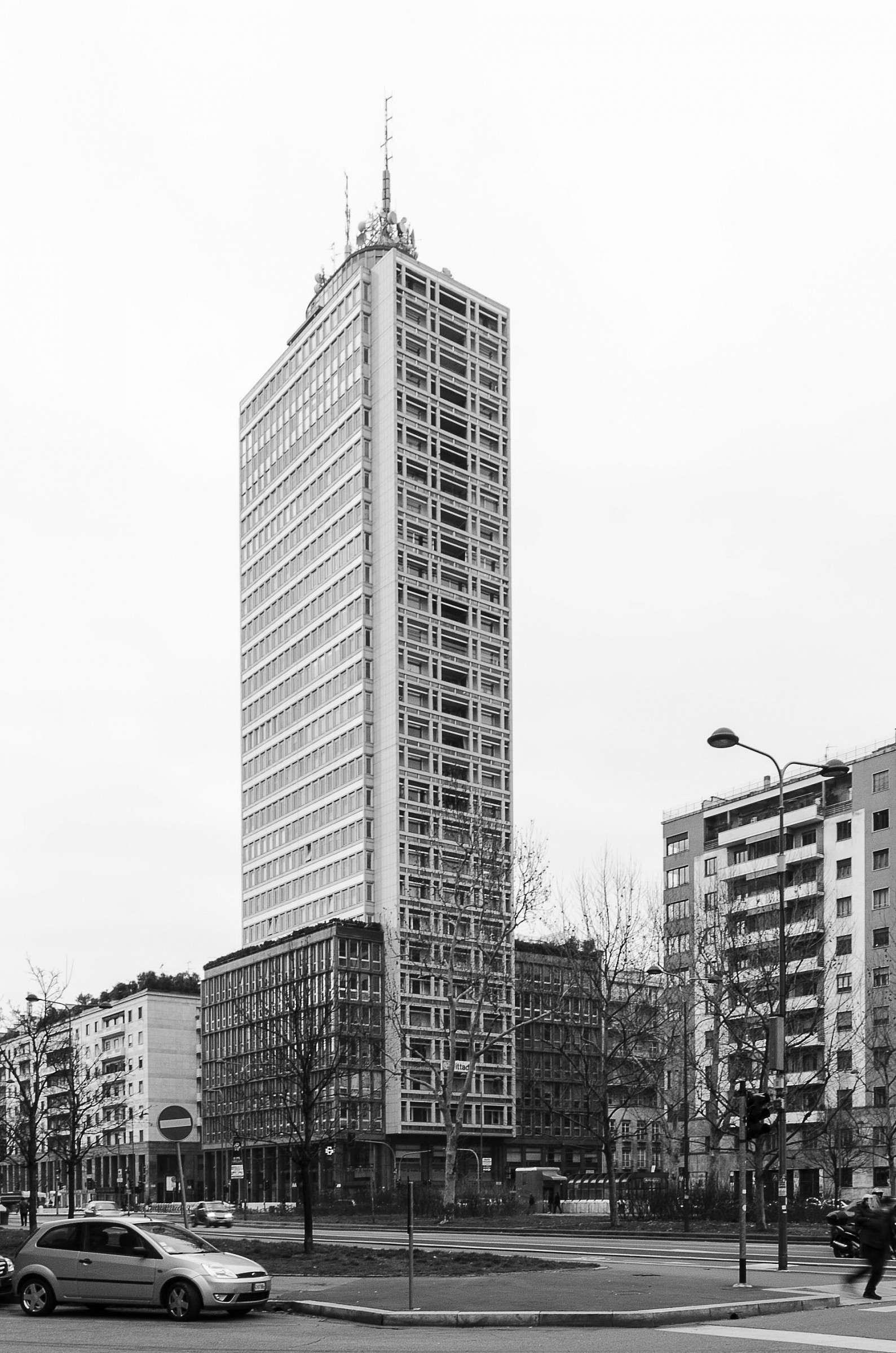 Milano da piazza Repubblica a piazza Cavour