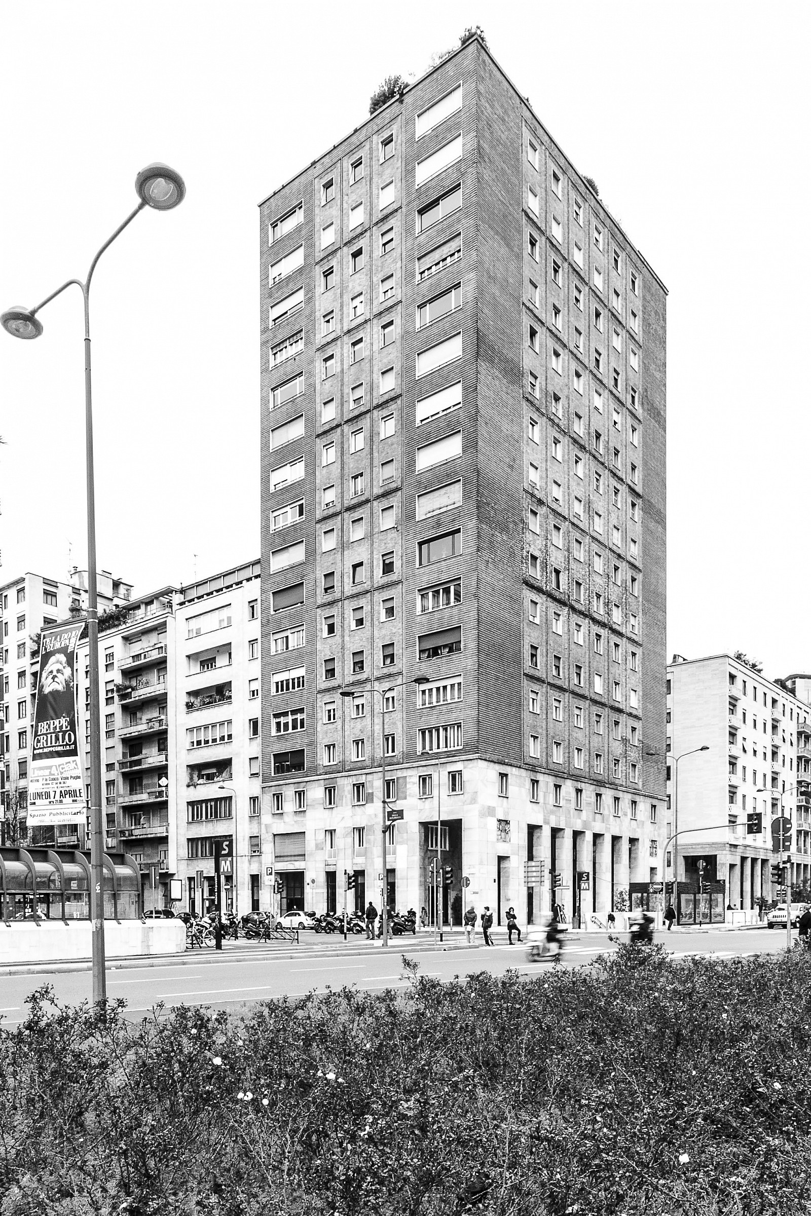 Milano da piazza Repubblica a piazza Cavour