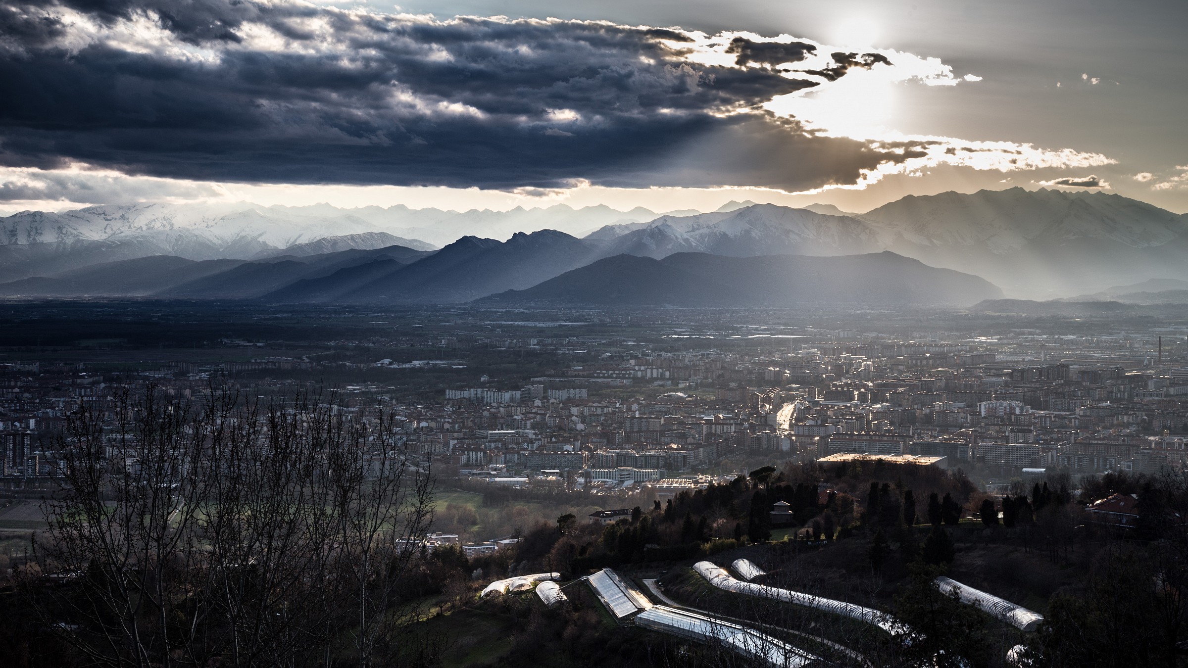 luci e ombre sulla città