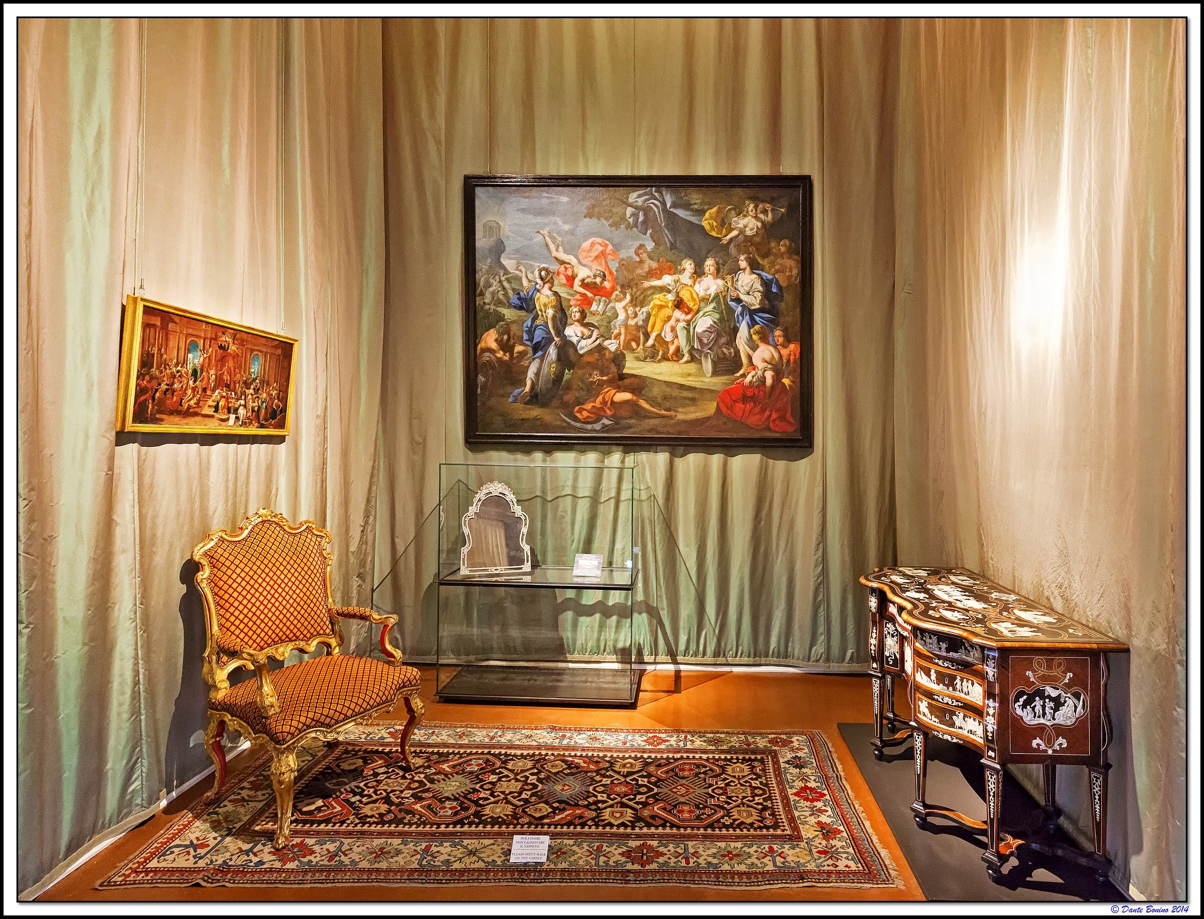 Dresser Cabinet of the King