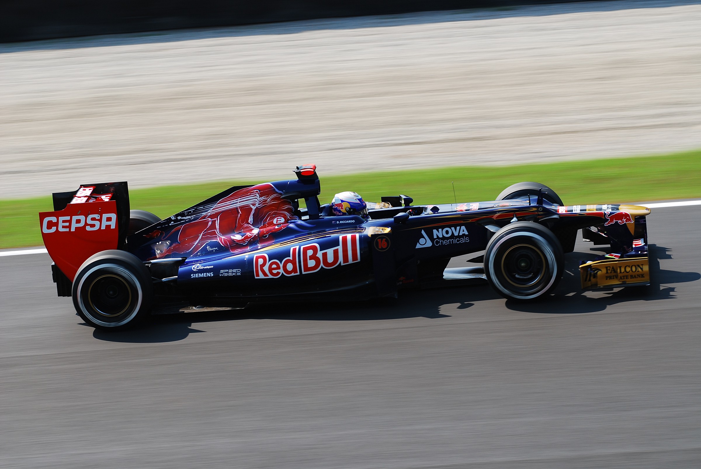 ricciardo in red bull