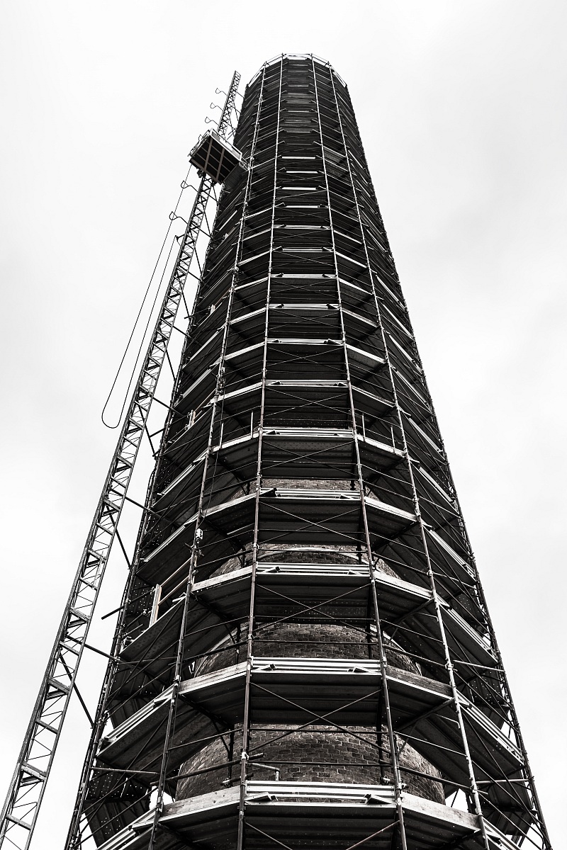 Restoration and rebuilding of a chimney