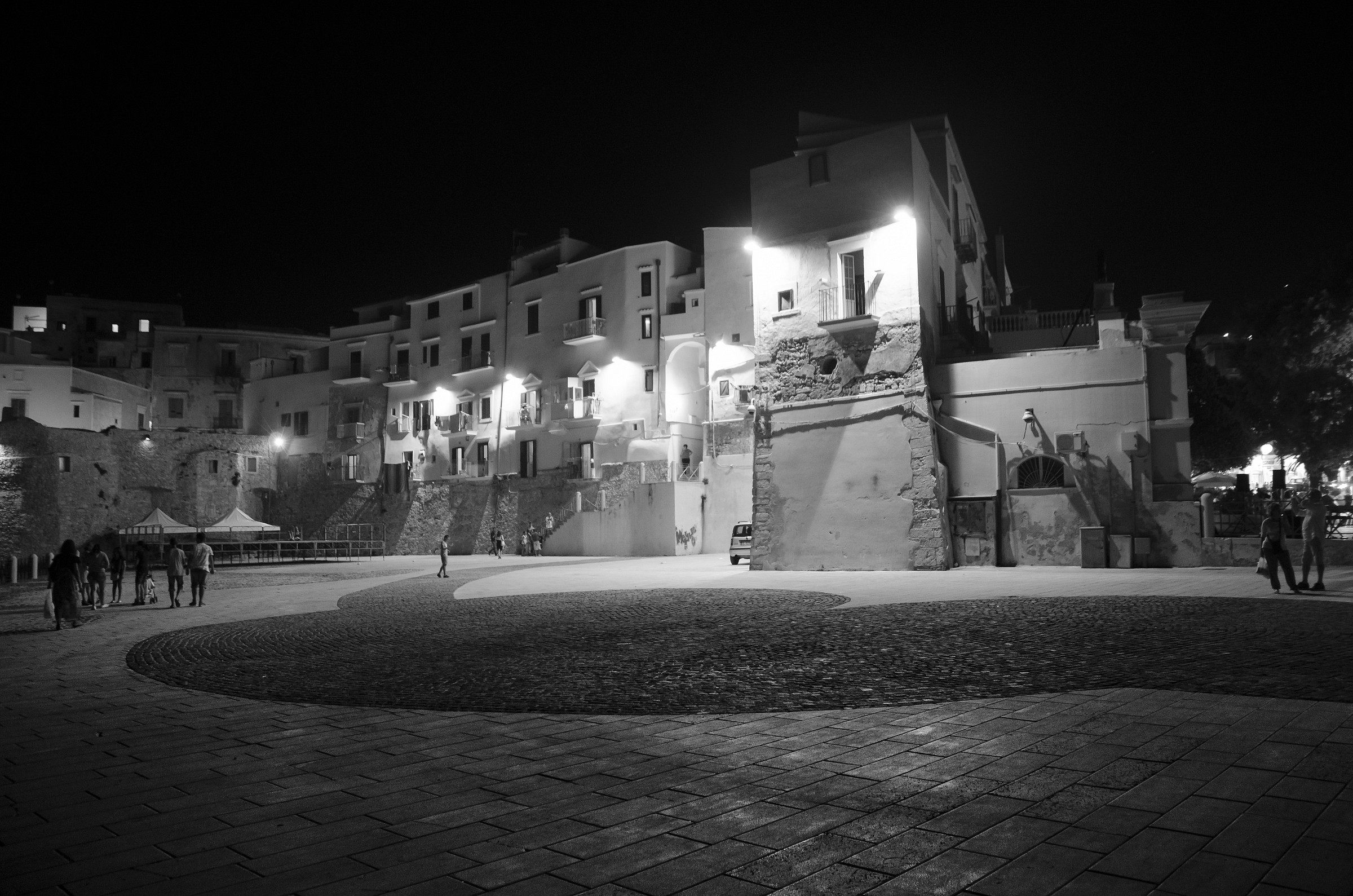 notturna al centro di Vieste