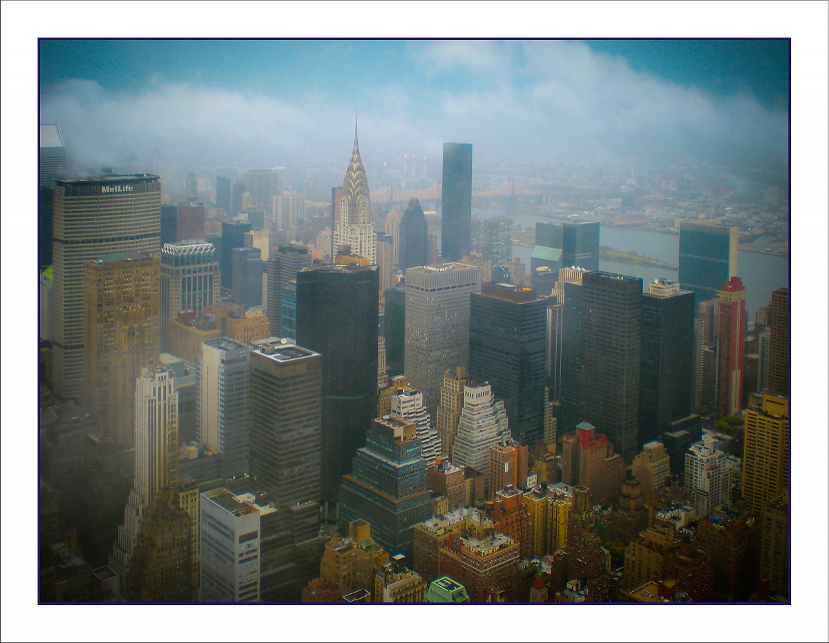 The colors of Manhattan in a foggy day