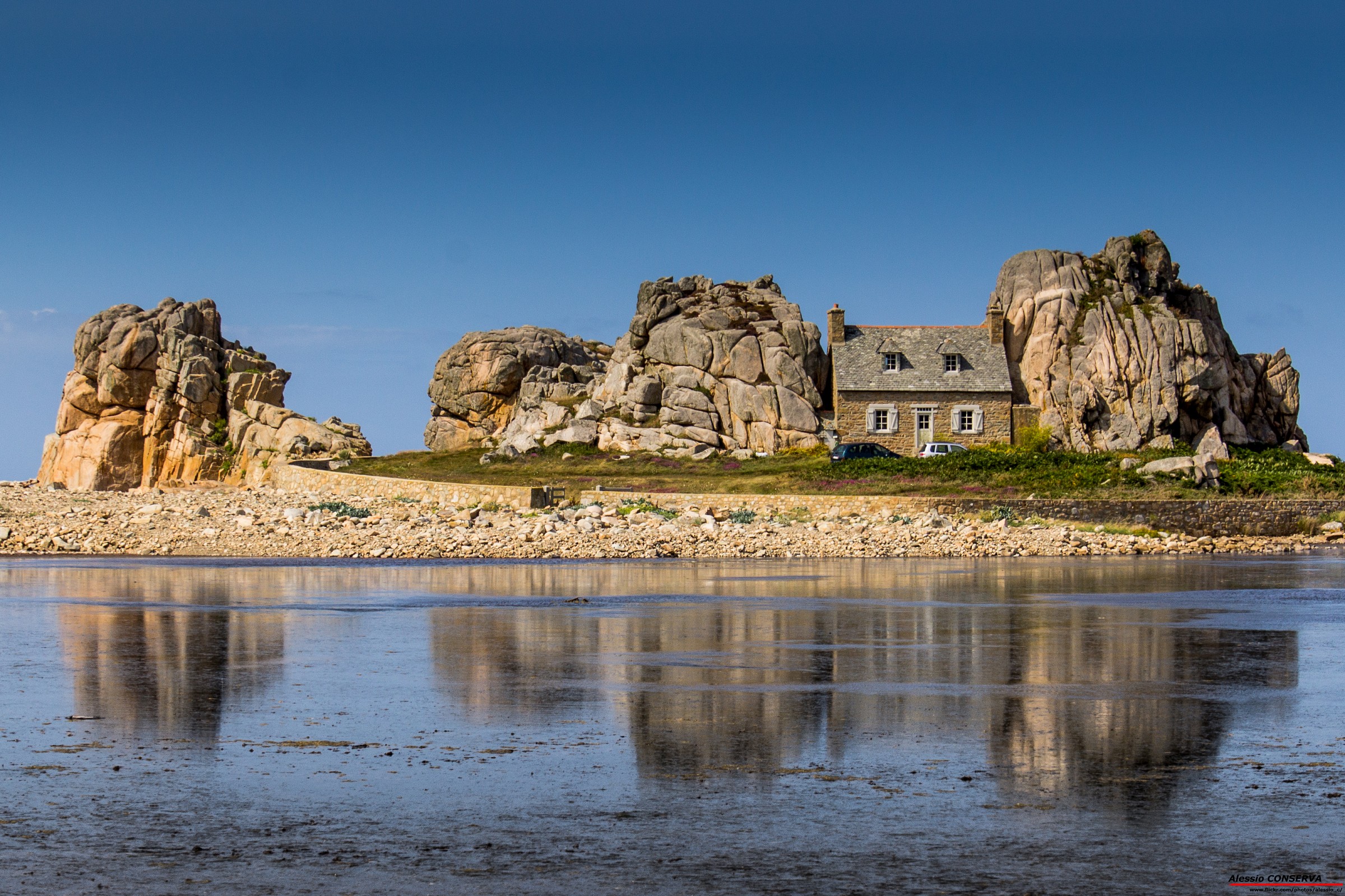 La casa tra le rocce