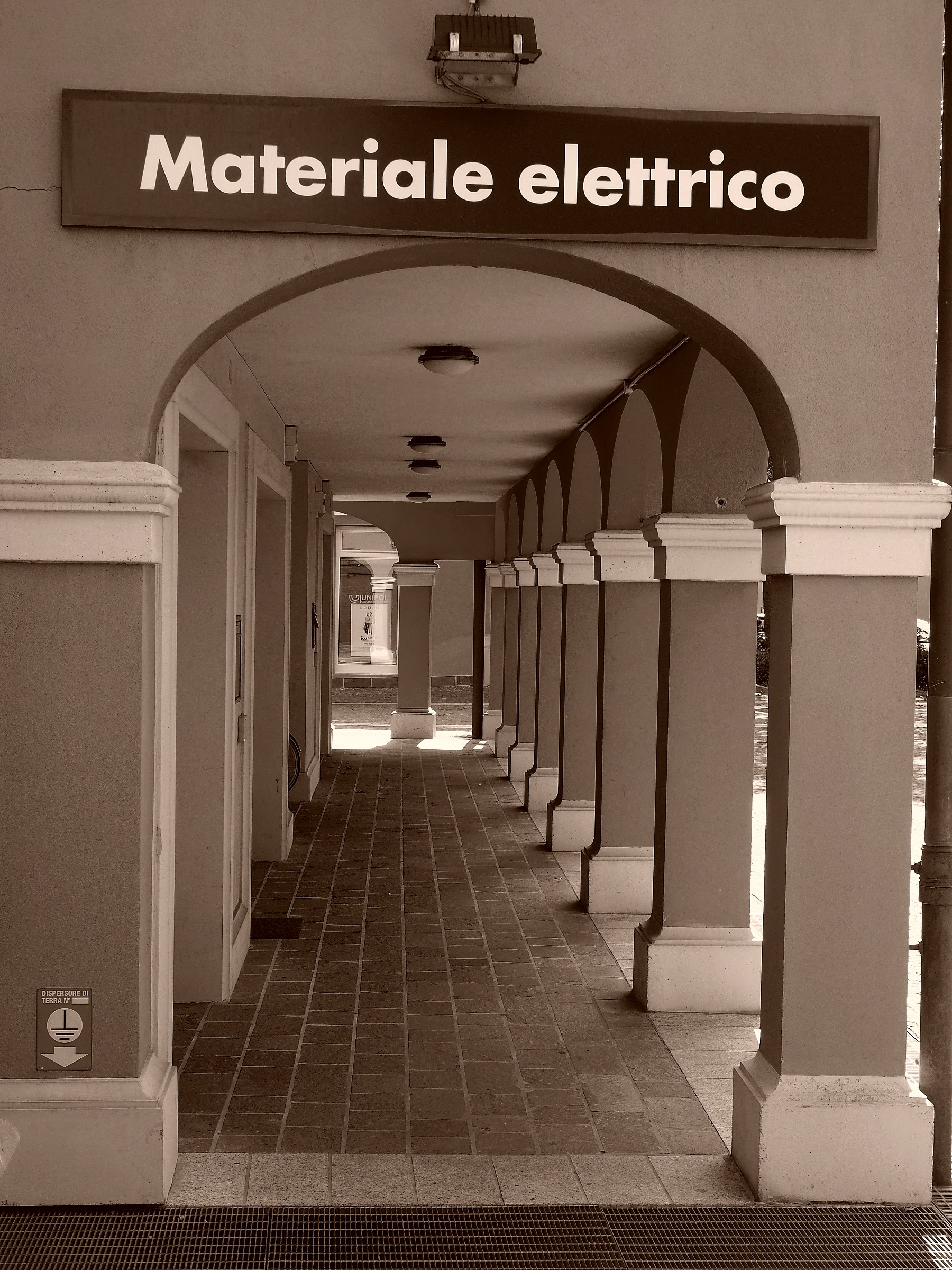 Nuovi, vecchi negozi