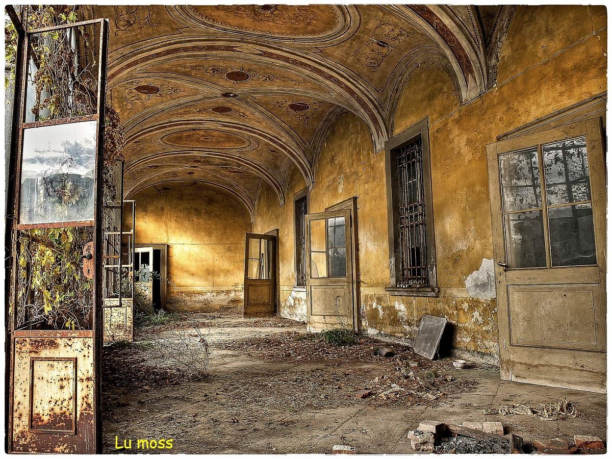 Porte aperte all'abbandono.