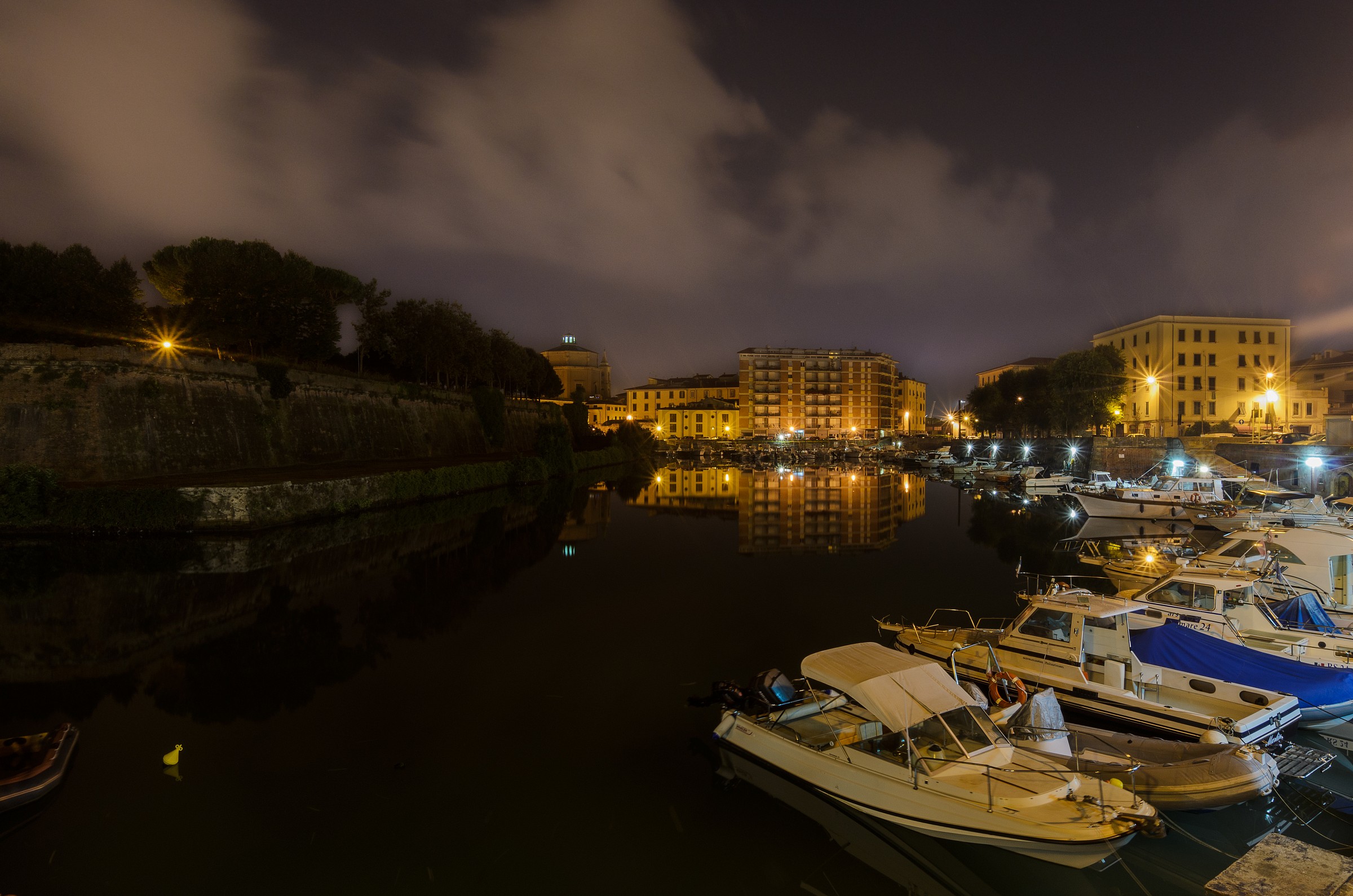 intorno Fortezza Nuova /scali del teatro/ - Livorno