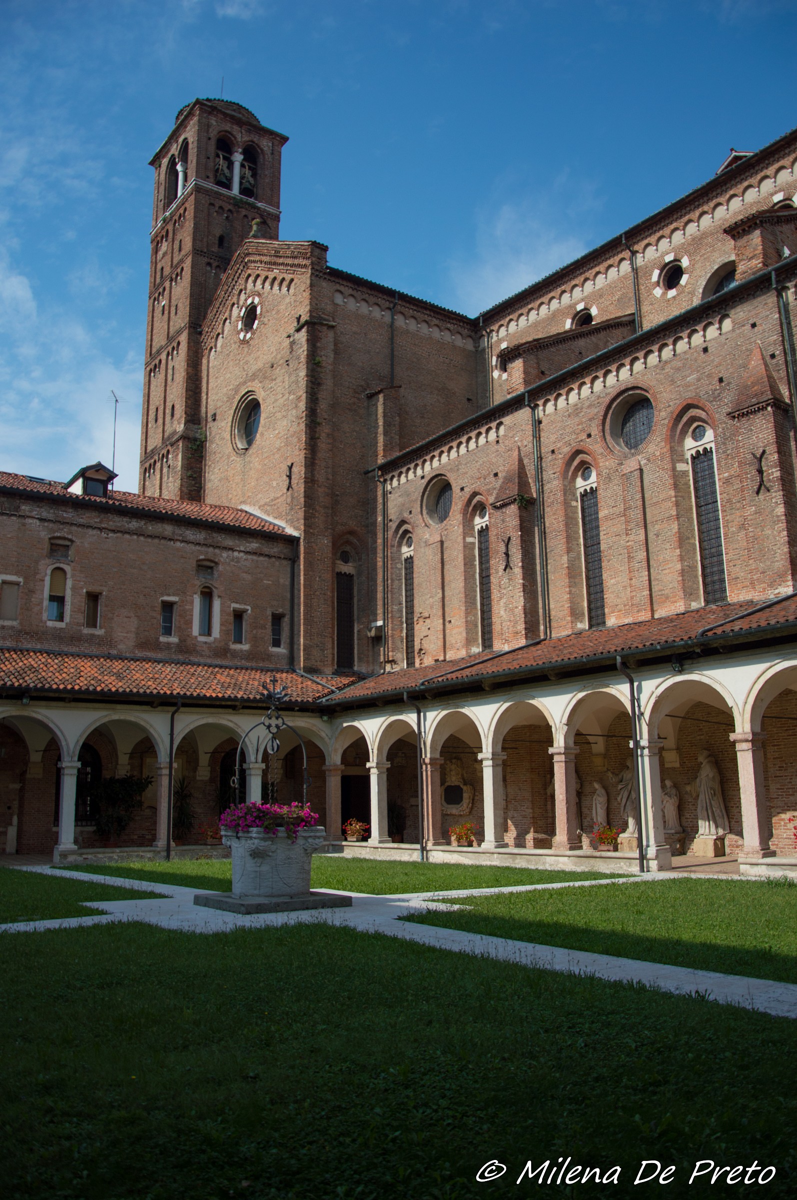 cloister of San Lorenzo