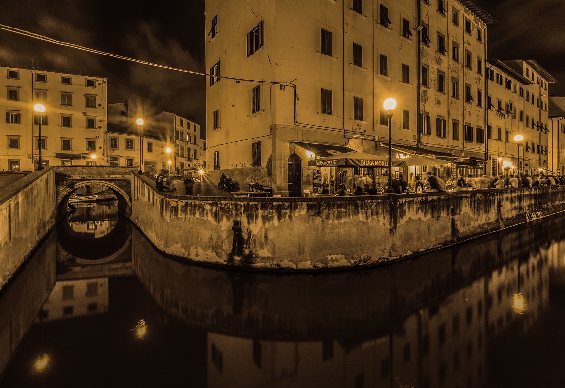 Viale Caprera - angolo Scali del Monte Pio - Livorno
