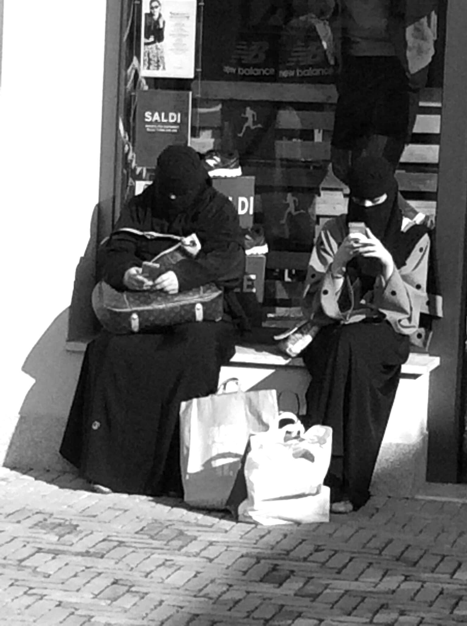 shopping and high-tech