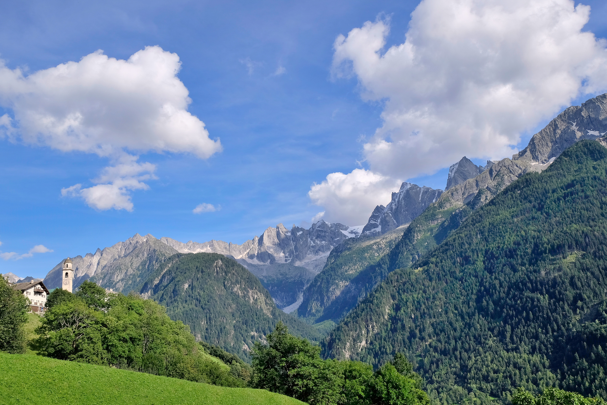 Group Sciore and Cengalo