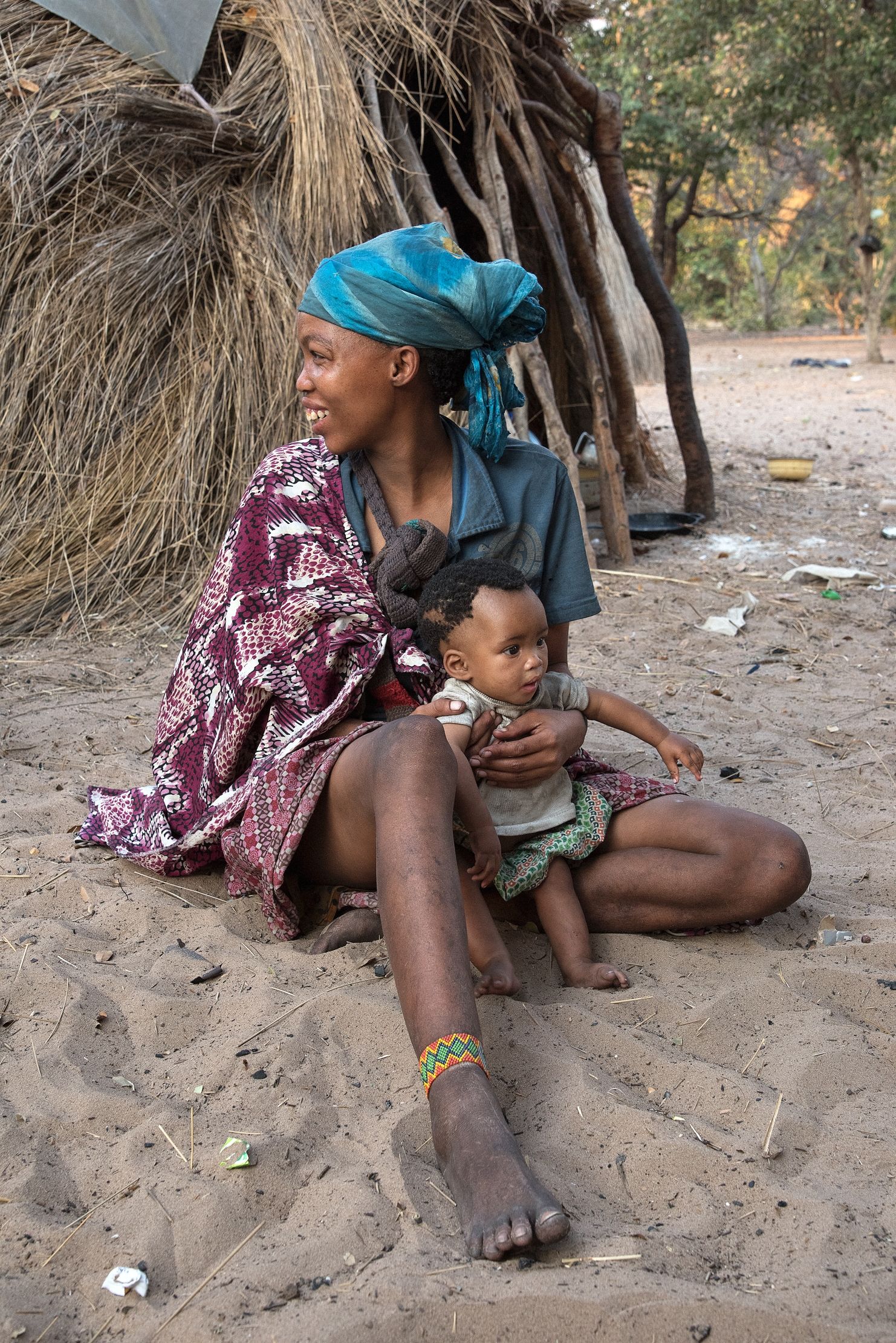 Bushmanland - Giovane madre Boscimane con bambino