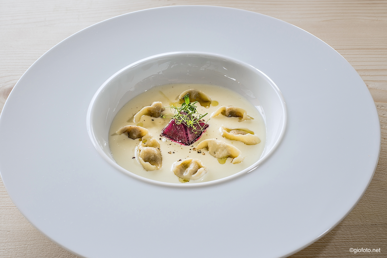 Emozione visiva 4 - Raviolo piemontese