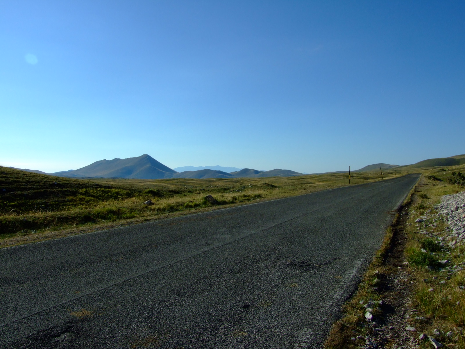 The "path" of Campo Imperatore. Wild!