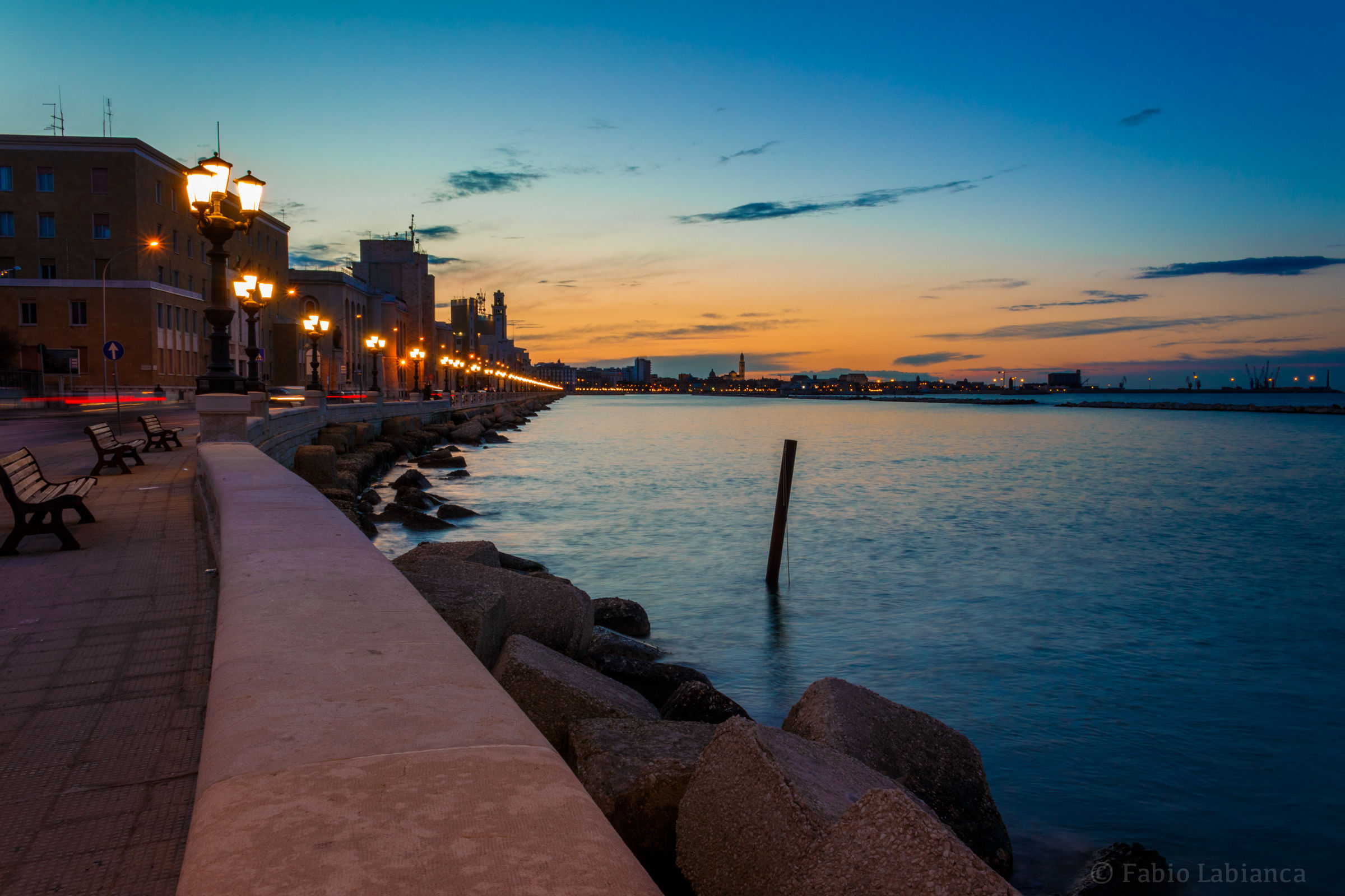 Tramonto dal lungomare di Bari