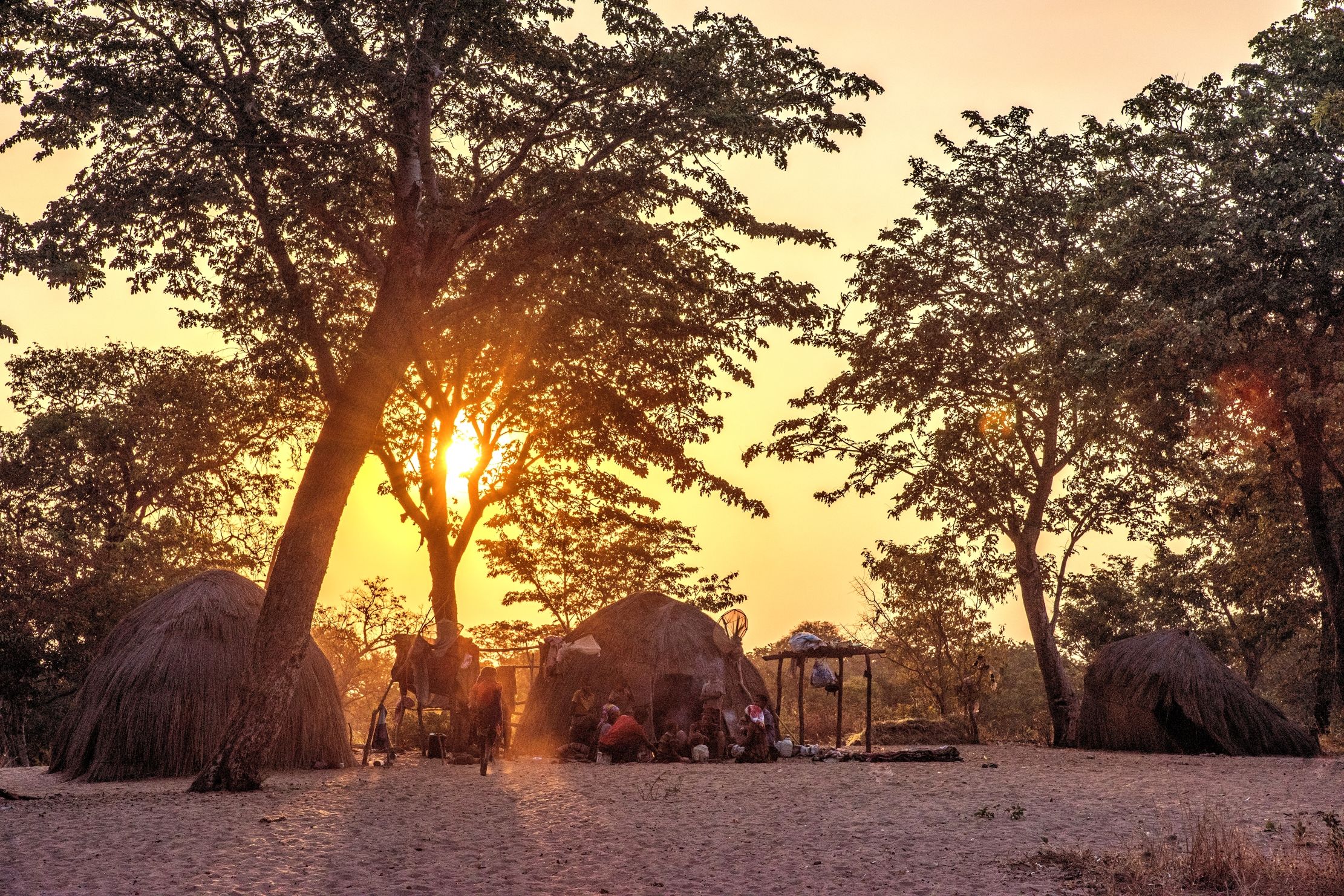 Bushmanland - Villaggio Boscimane al tramonto