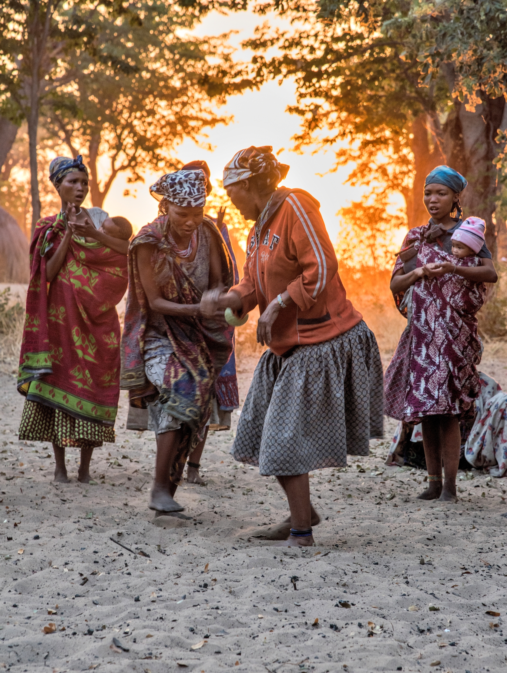 Bushmanland - A sera si gioca al Villaggio Boscimane