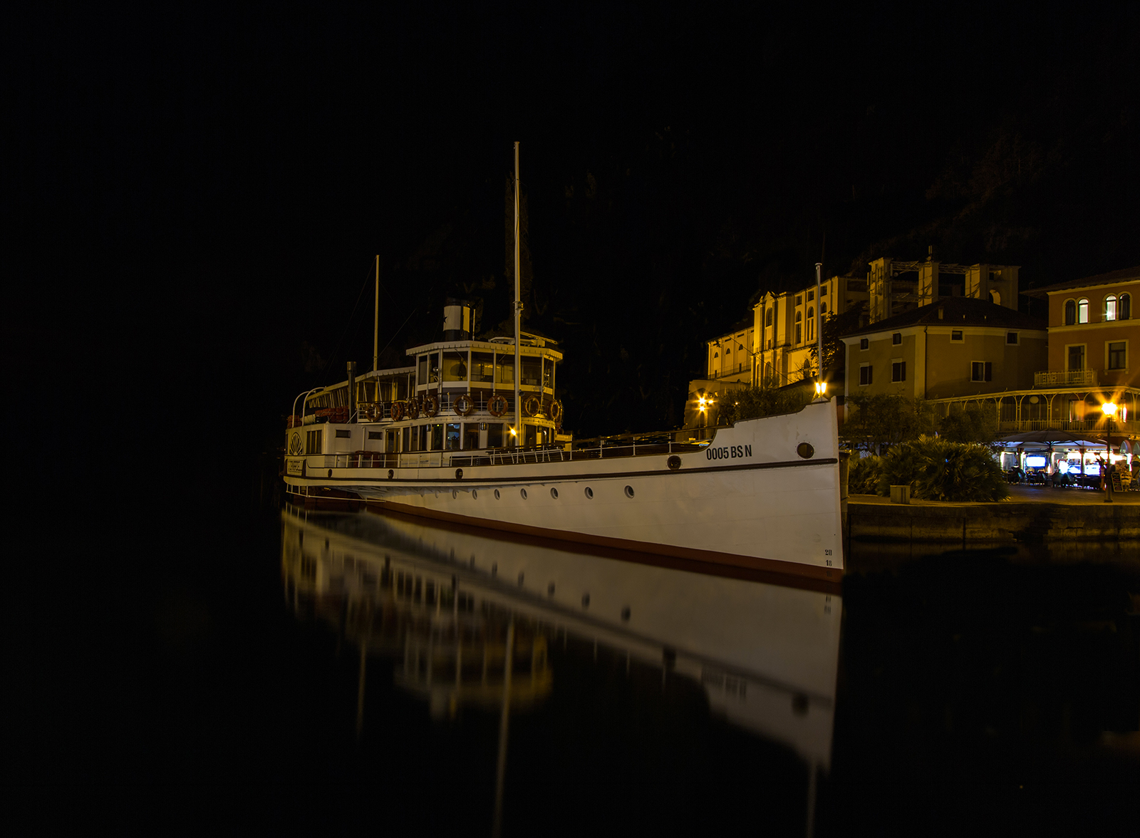 Riva del Garda - Mooring "night version"
