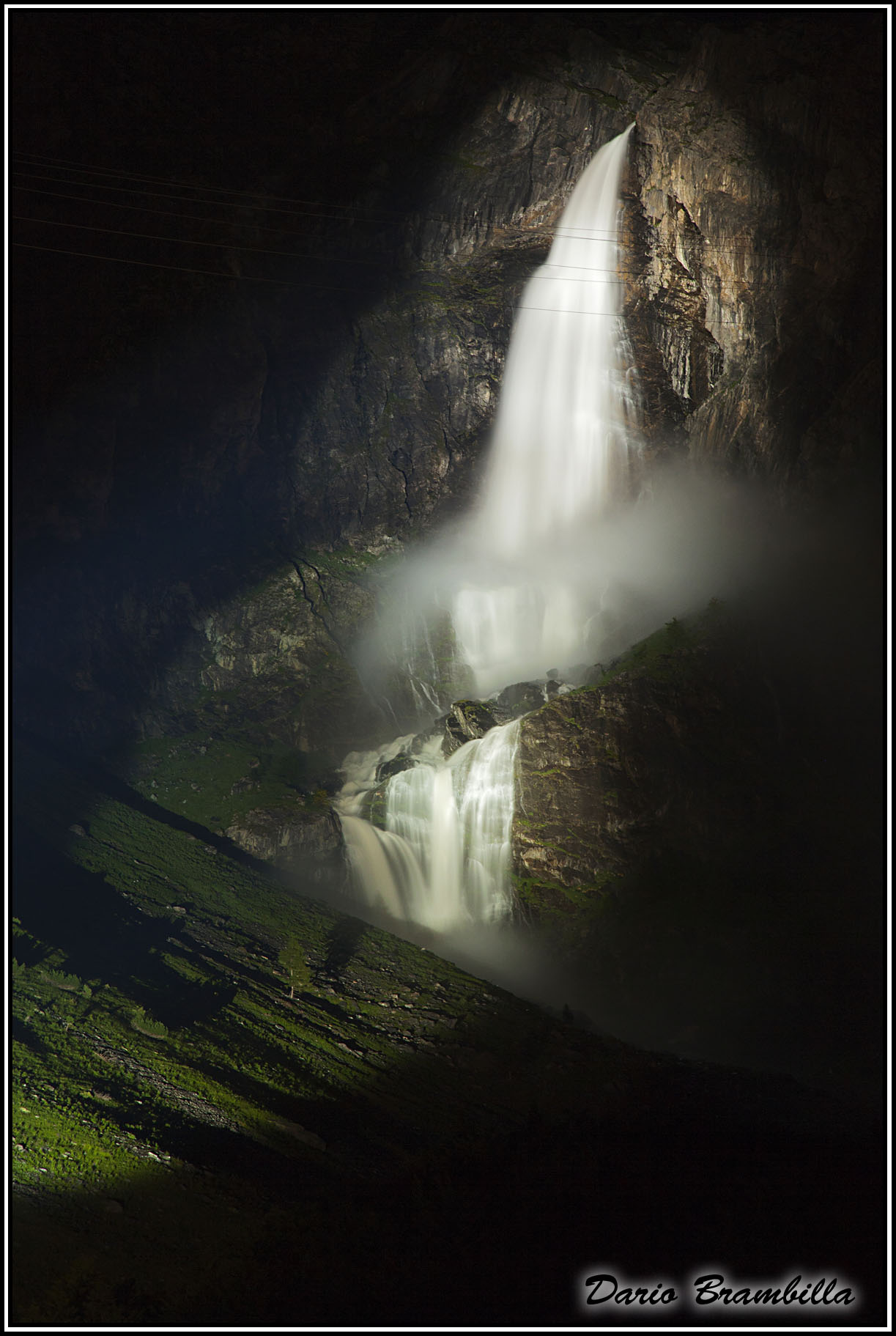 Waterfall Serio Night