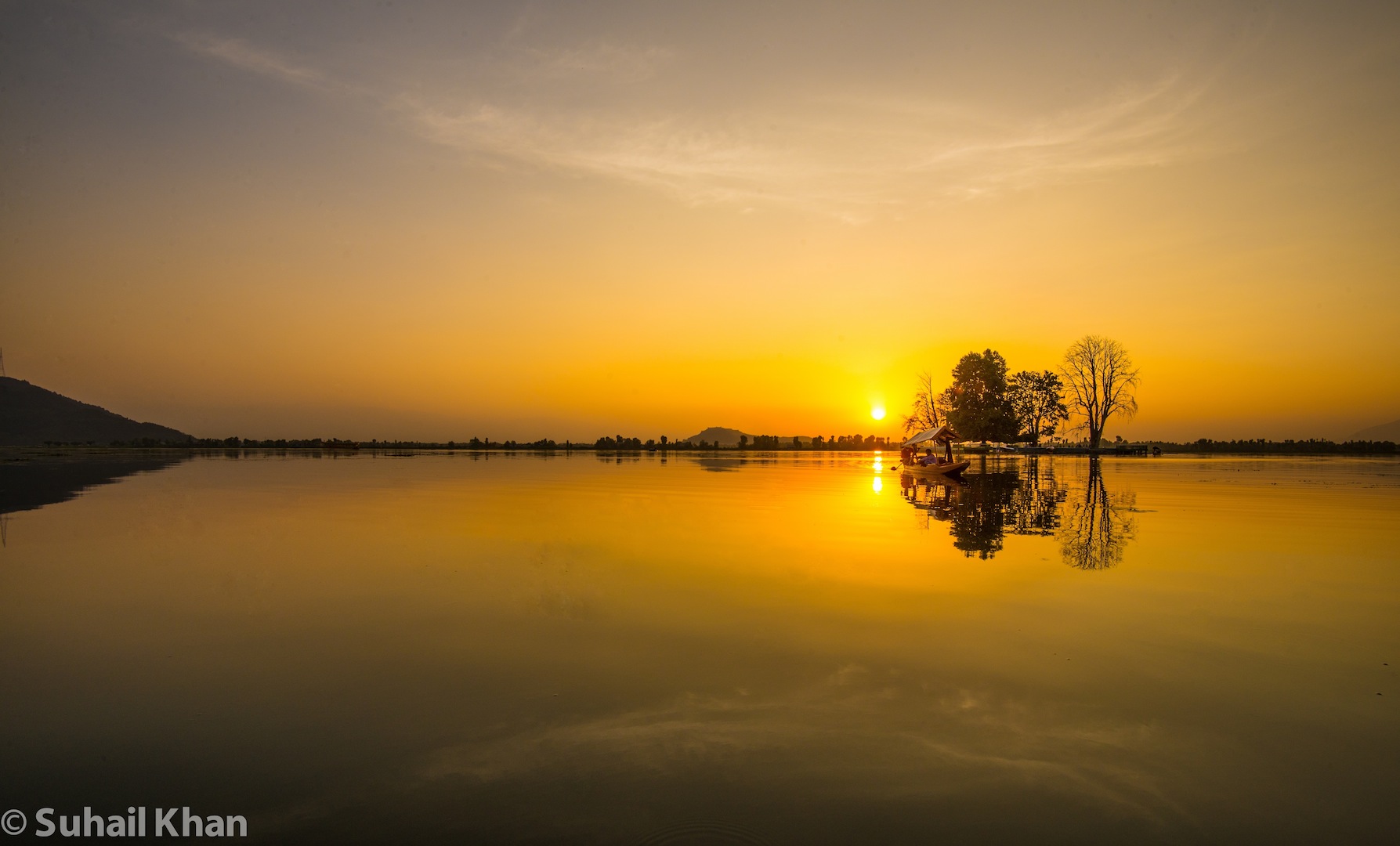 Dal lago al tramonto, kashmir India.