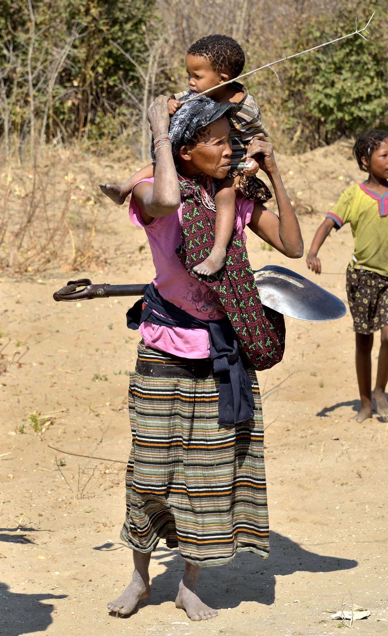 Bushmanland - Donne Boscimane con bambino