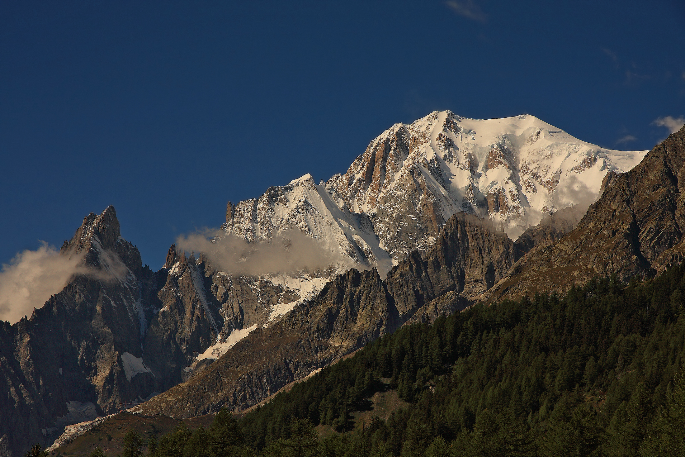 Cresta di Peuterey e Monte Bianco