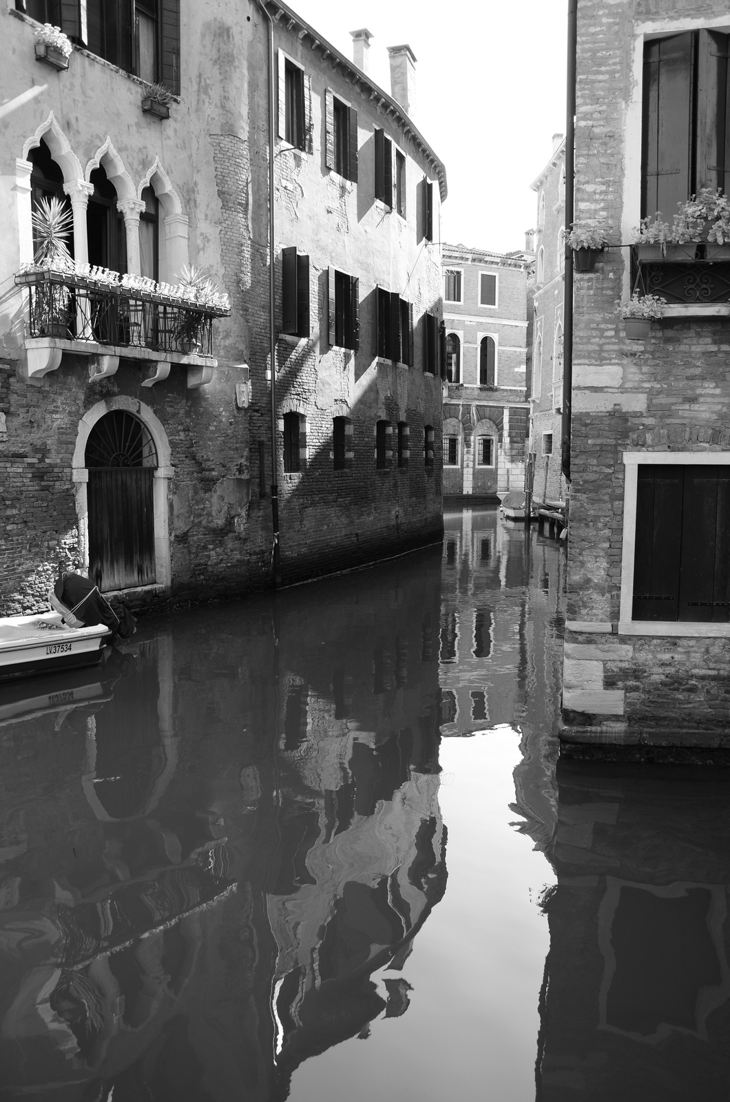 Venice in B&W segue