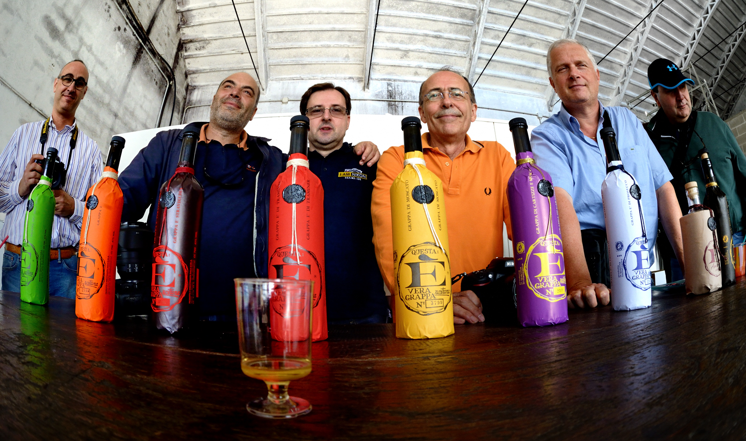 E questo E' un vero  gruppo di fotografi!