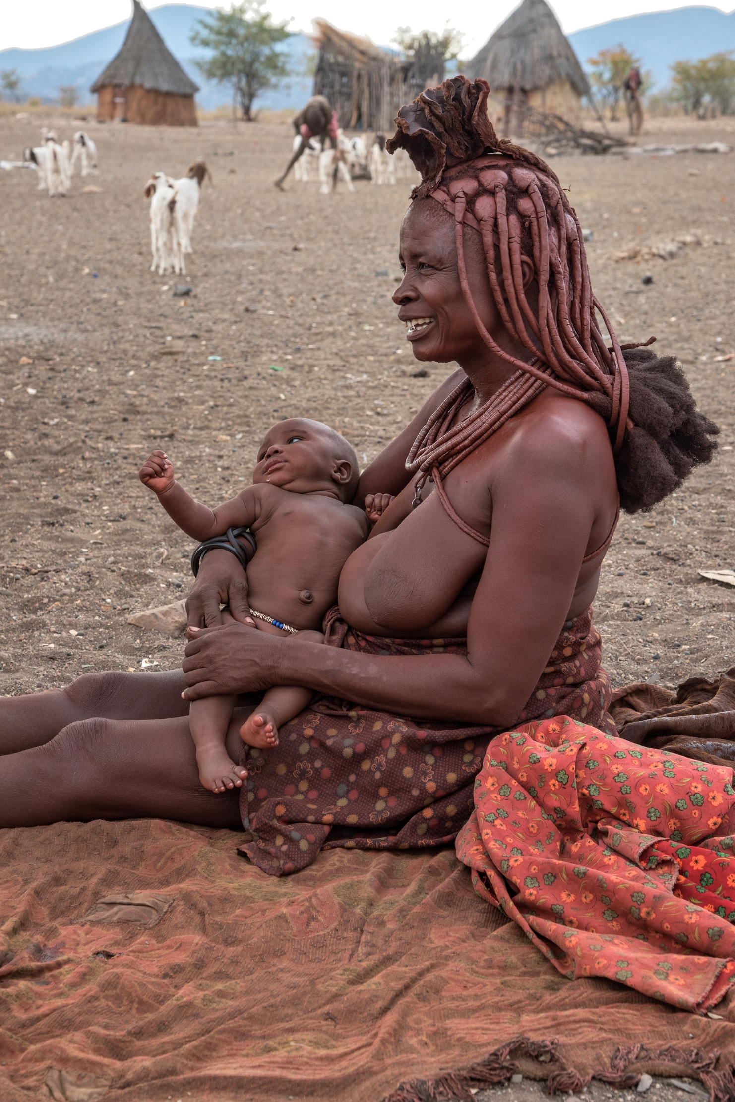 Ovamboland - Donna Himba con bambino