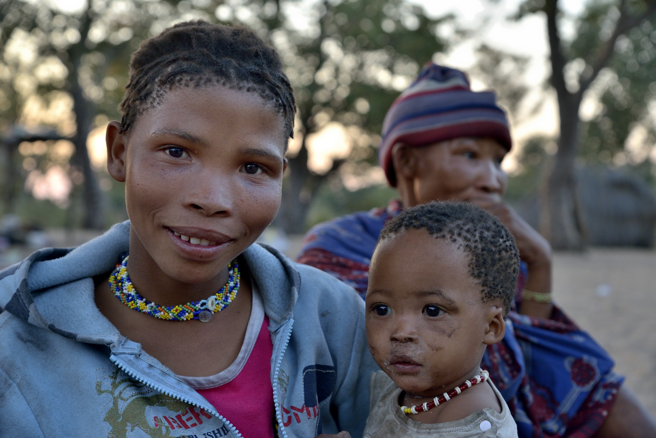 Bushmanland - Donna Boscimane con bambino