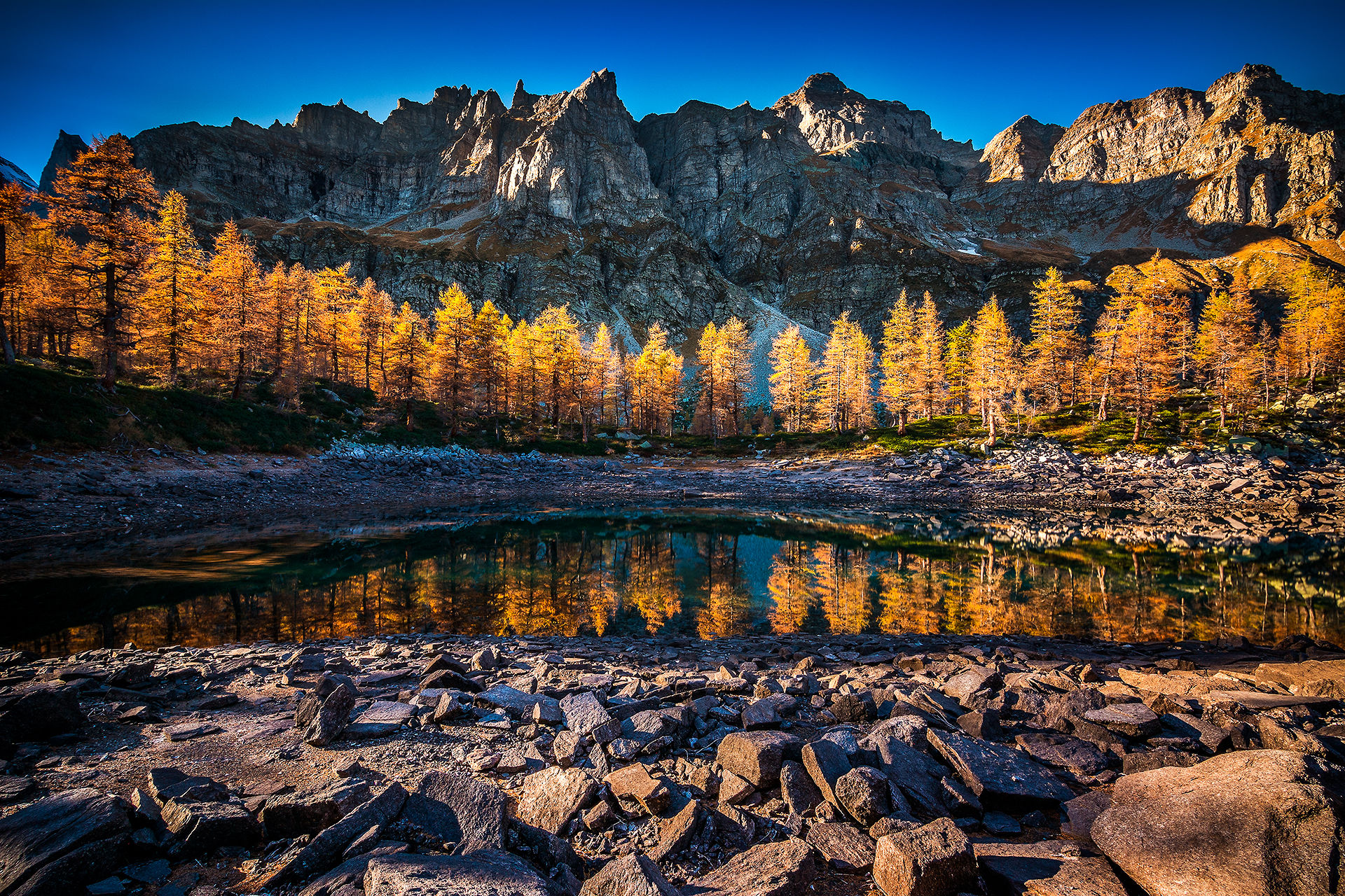 Glimpses autumn Alpe Devero