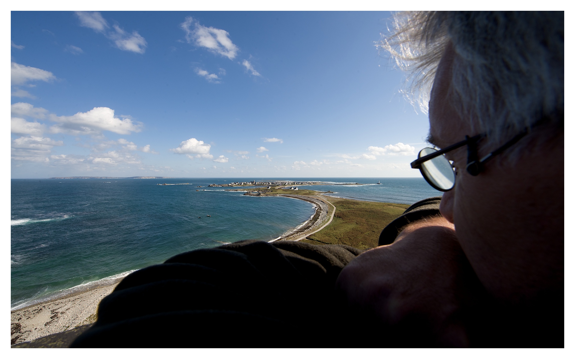 Regard sur l'le de Sein